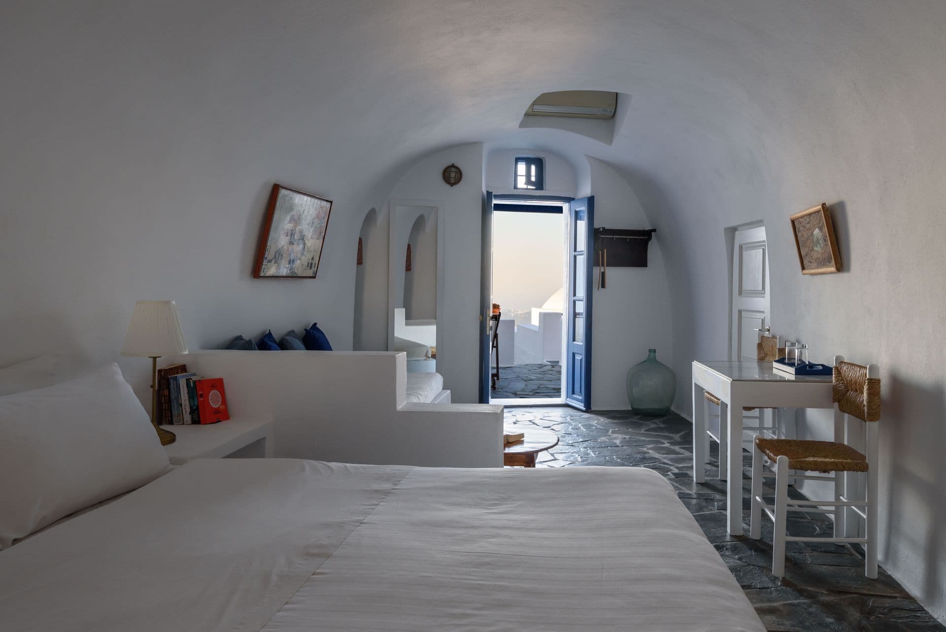 Room Option 1 (room allocation between room options is made by the hotel)