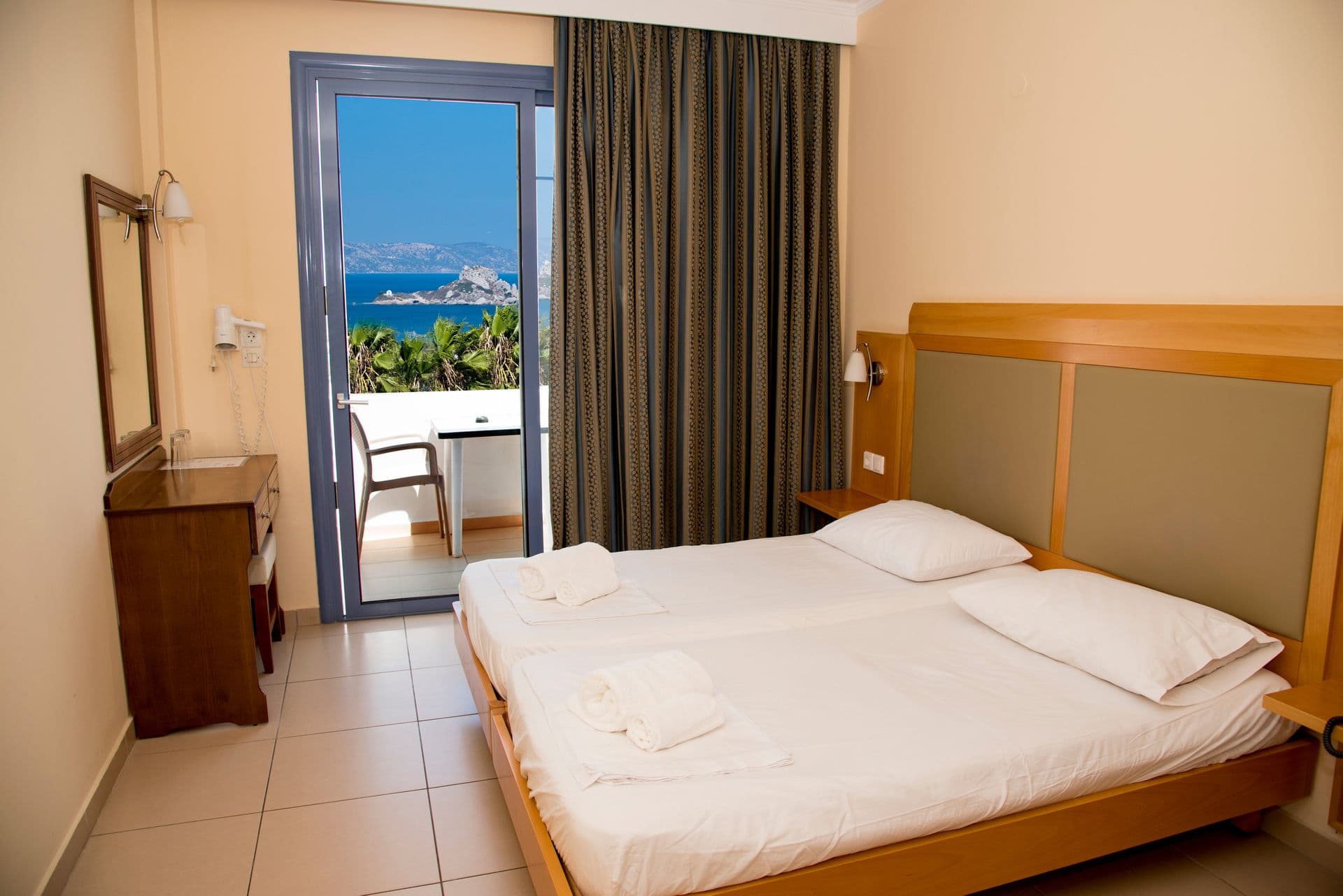 room-types-HERMESHKOS-DBTWSV-0.jpg