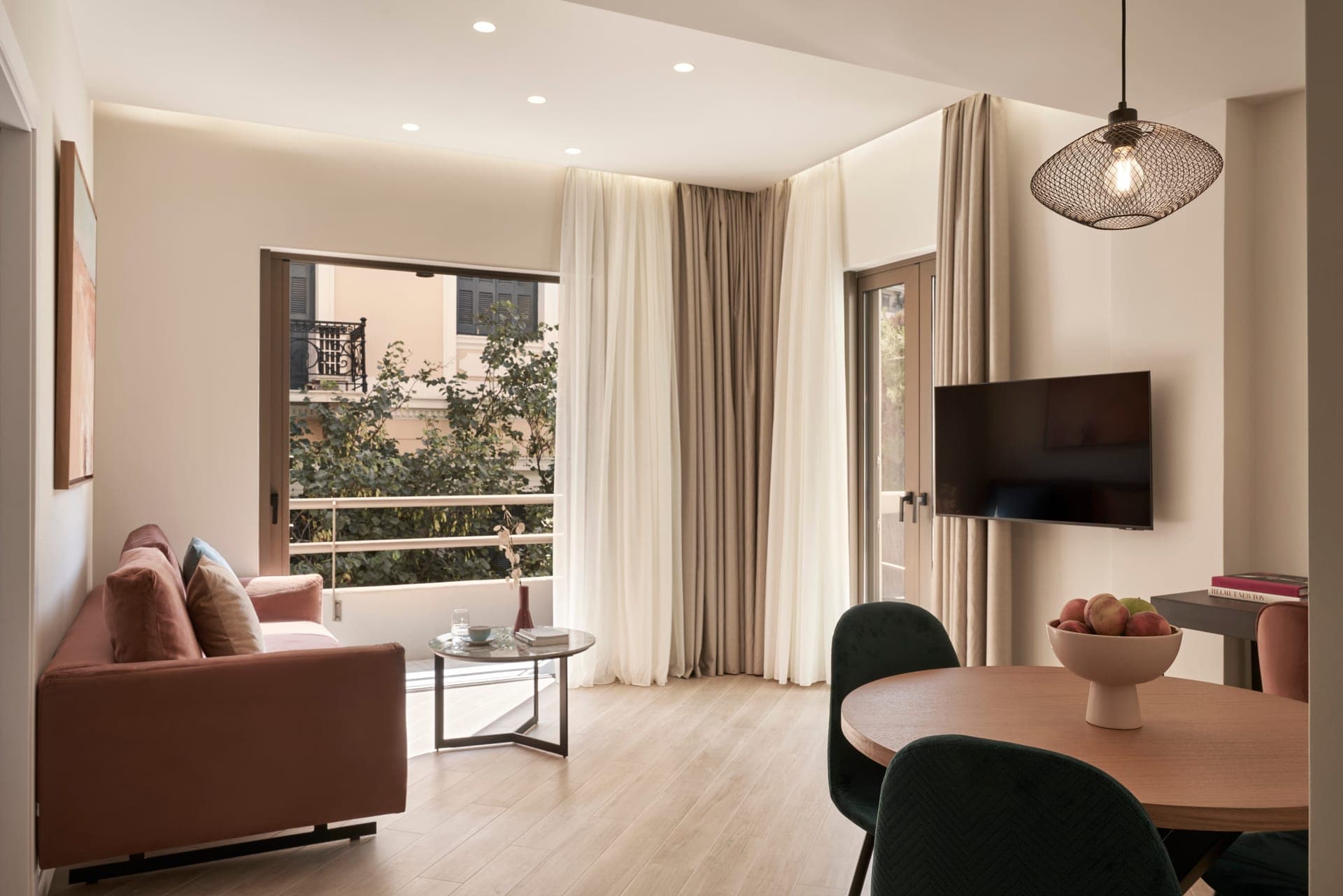 room-types-HESTIAASKL-DLXAPB-0.jpg
