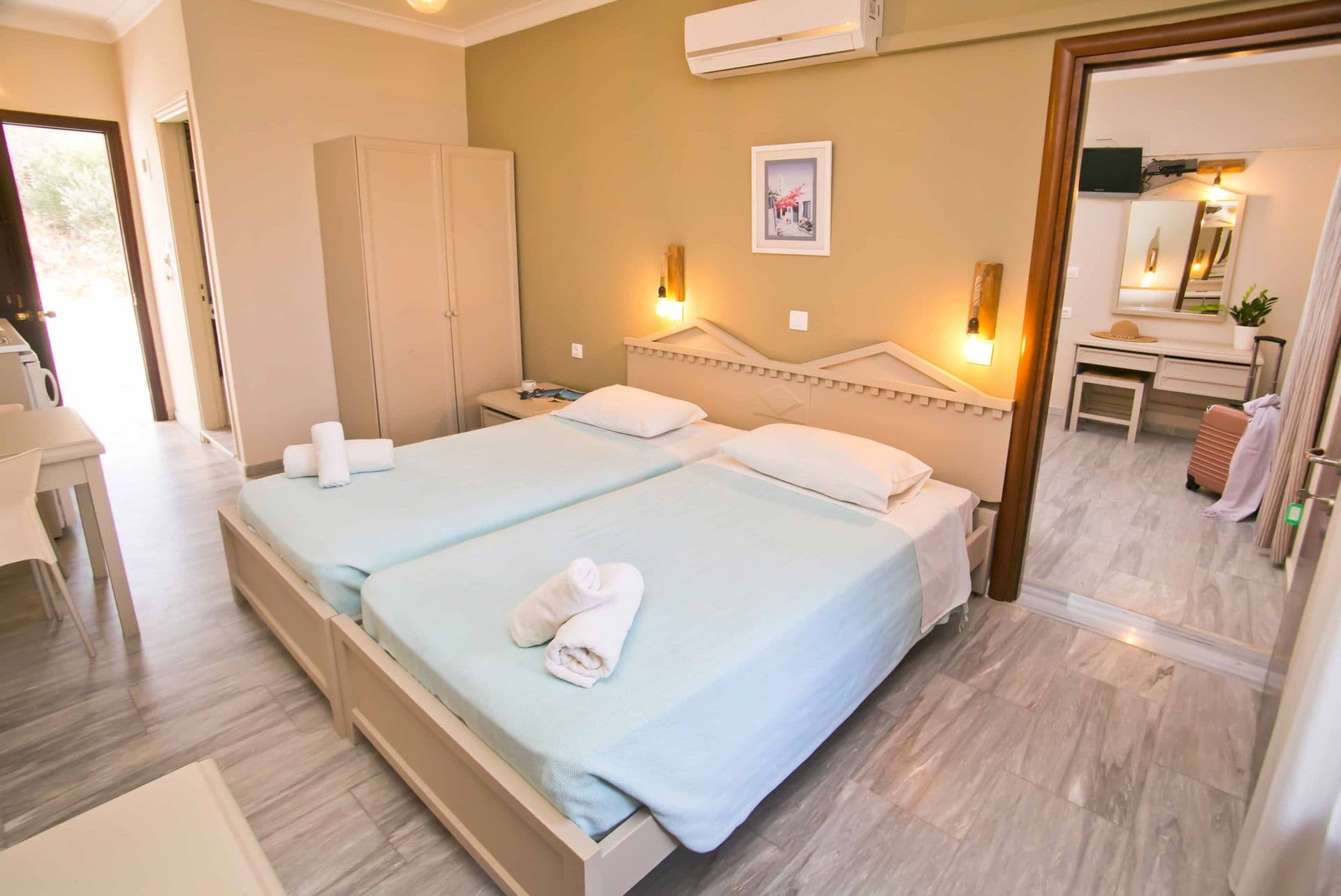 room-types-HHKALYPSO-FAMBAC-0.jpg