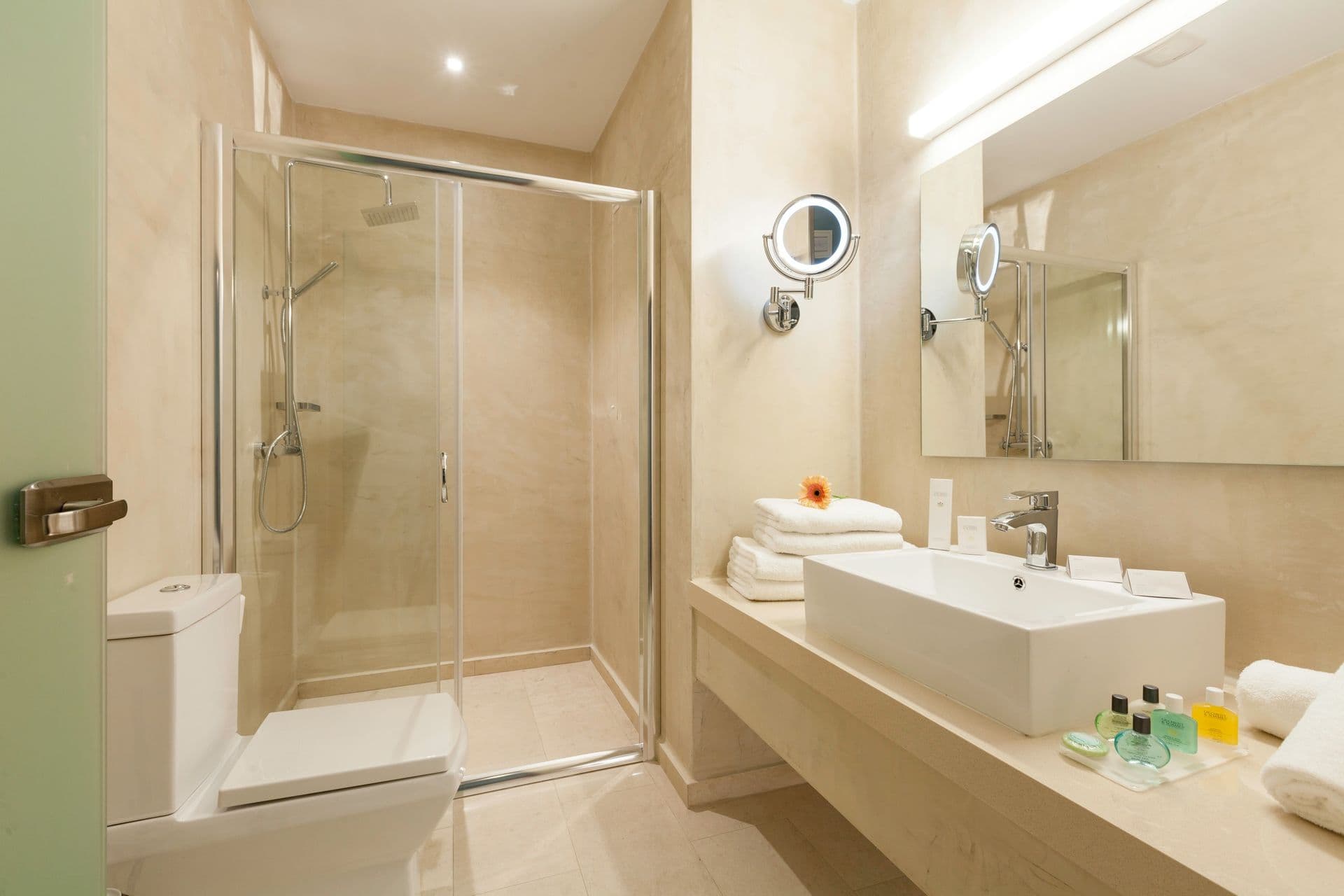 room-types-HHZEPHYROS-STMV-0.jpg