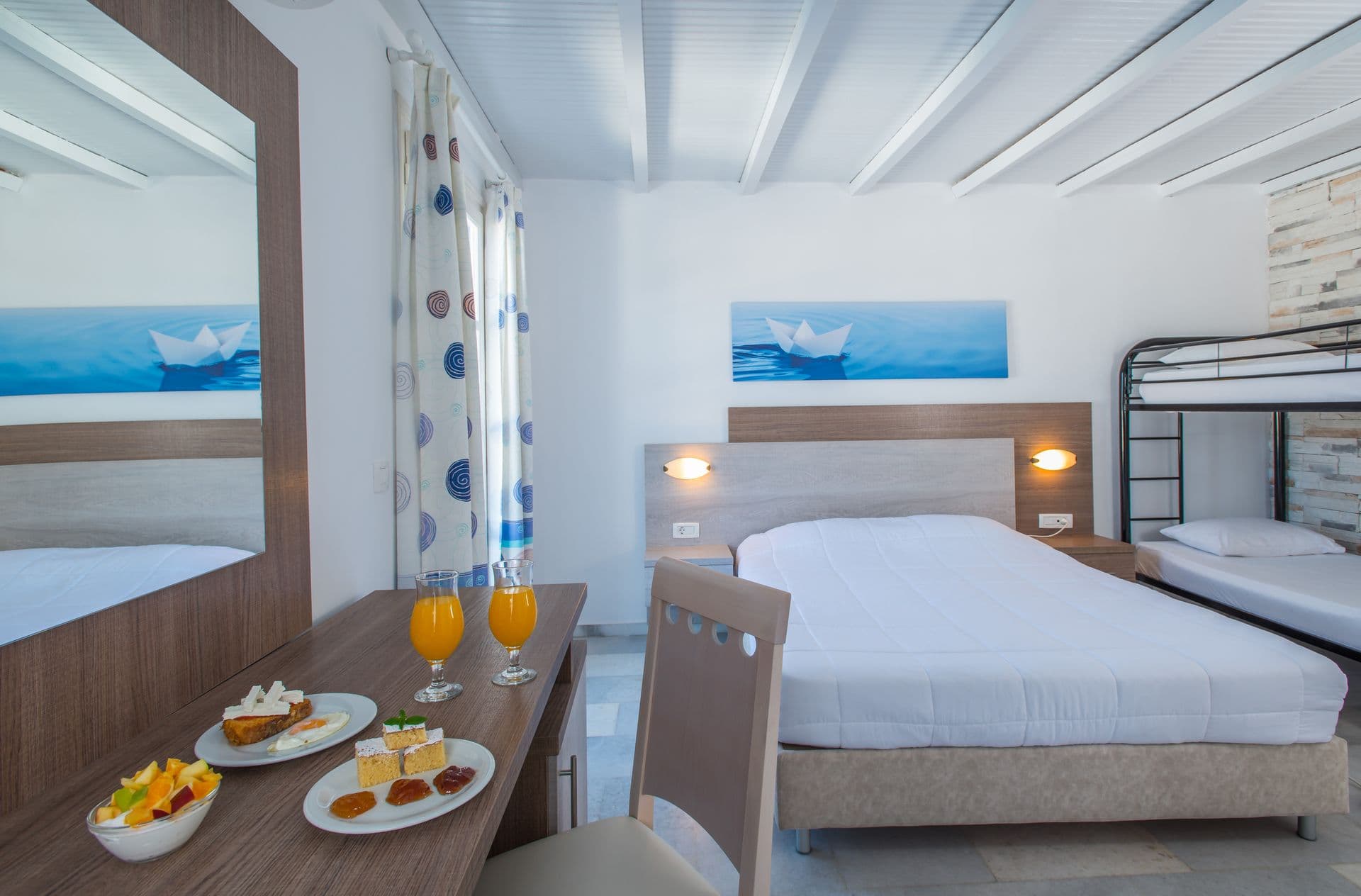 room-types-HOLIDAYHTL-QDR2BD-0.jpg