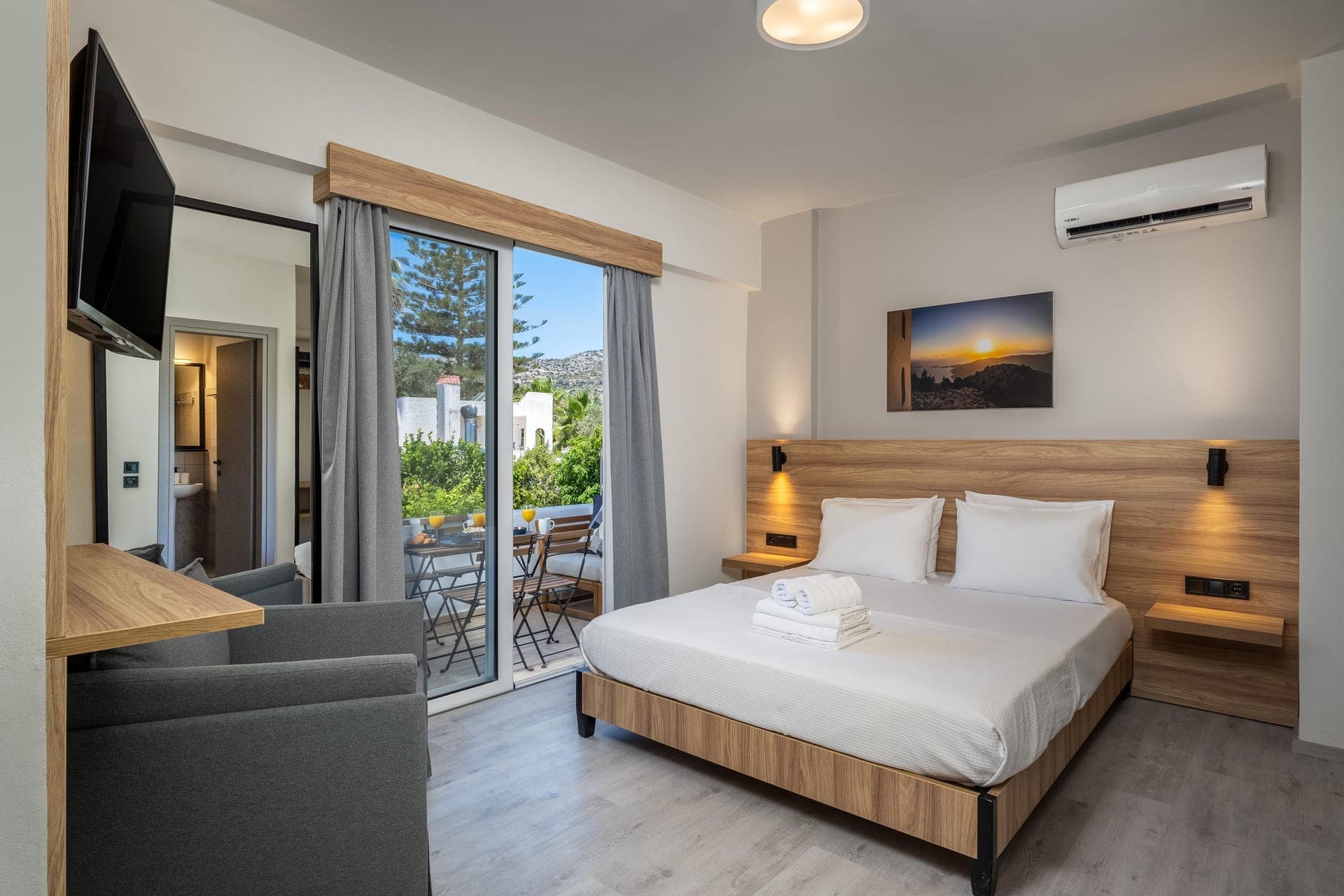 room-types-HOLIDAYRHO-COLDM1-0.jpg
