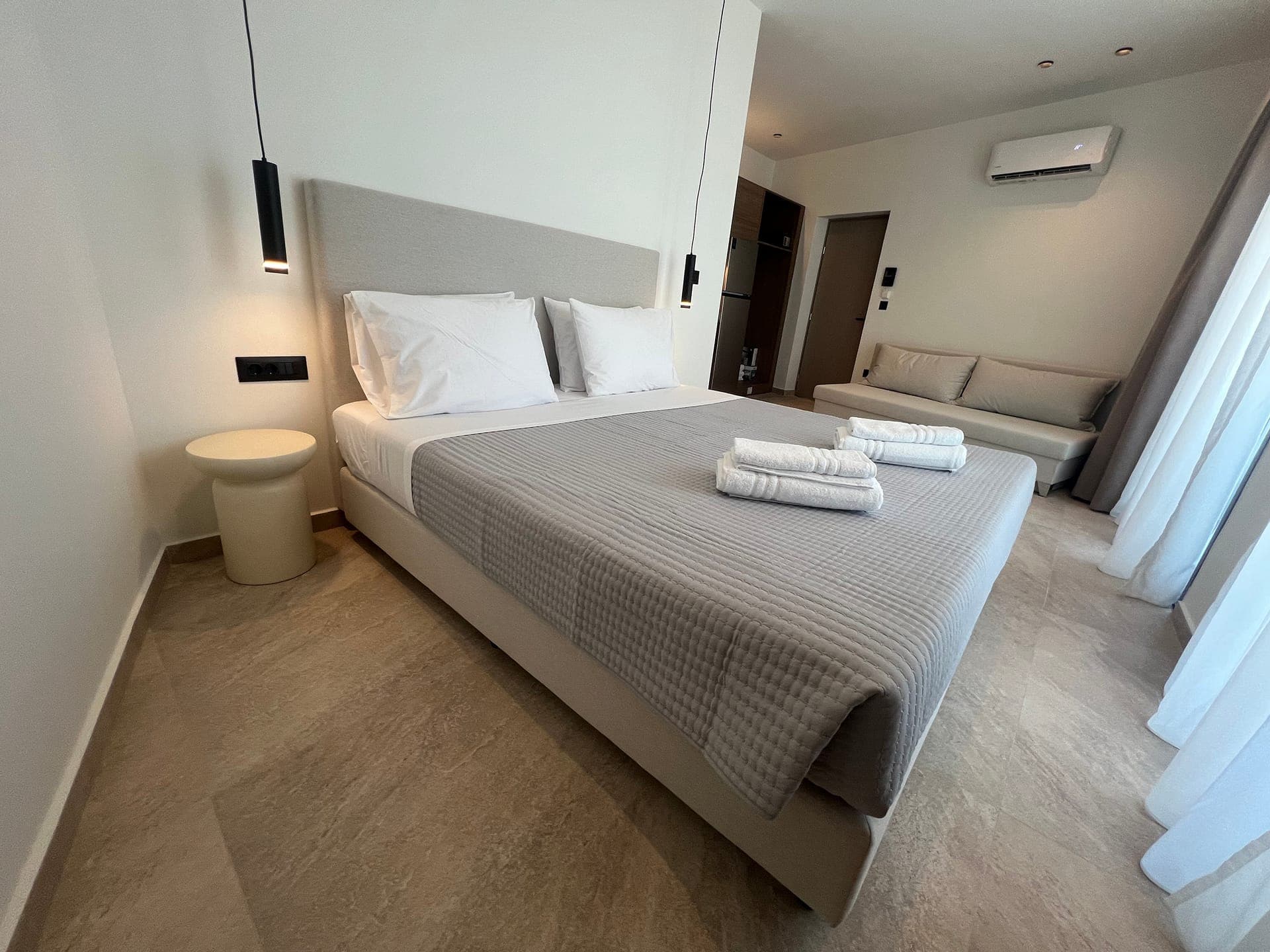 room-types-HOLIDAYRHO-IX202-0.jpg