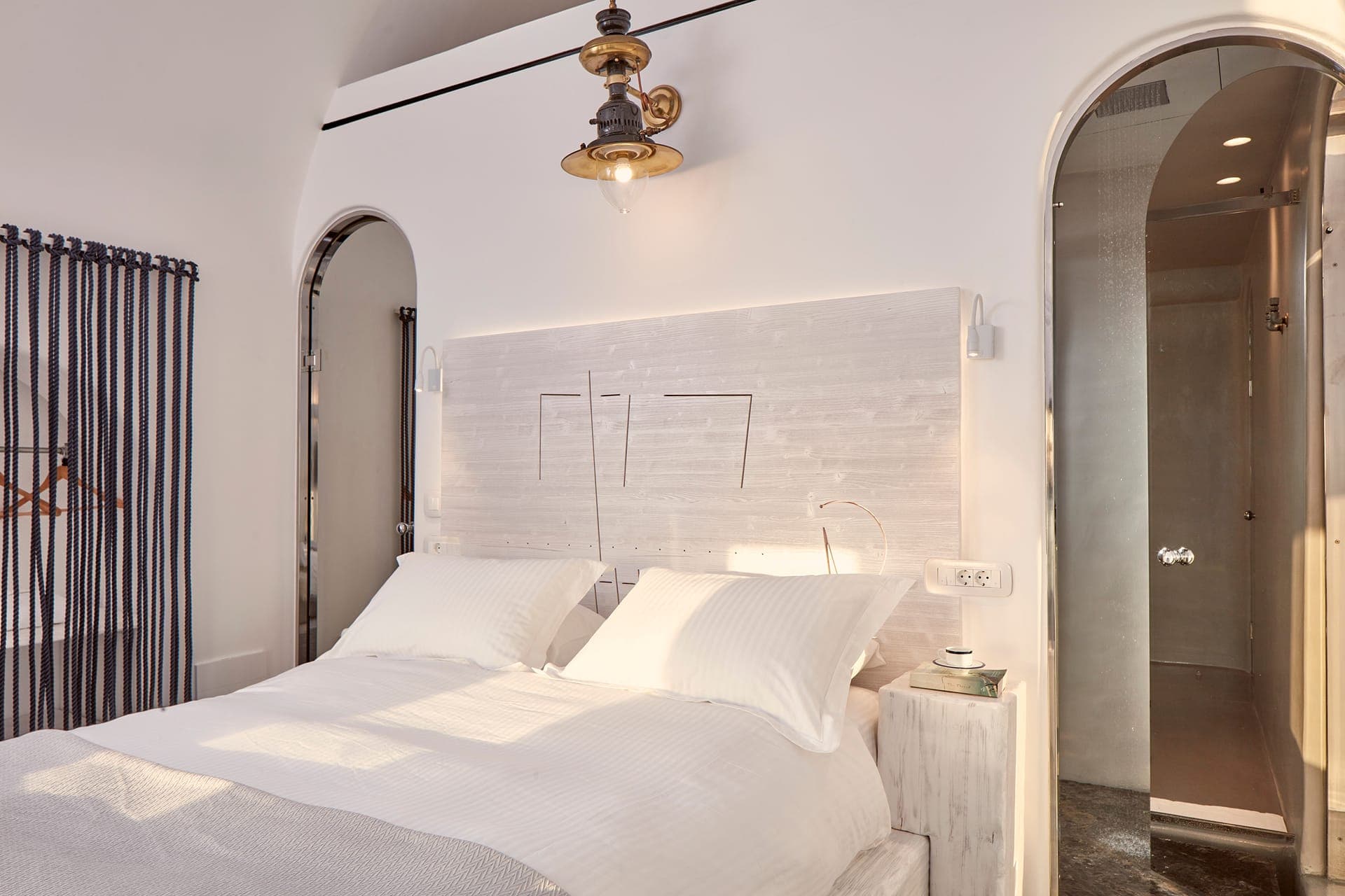 room-types-HOMPOEMS-DBLROO-0.jpg