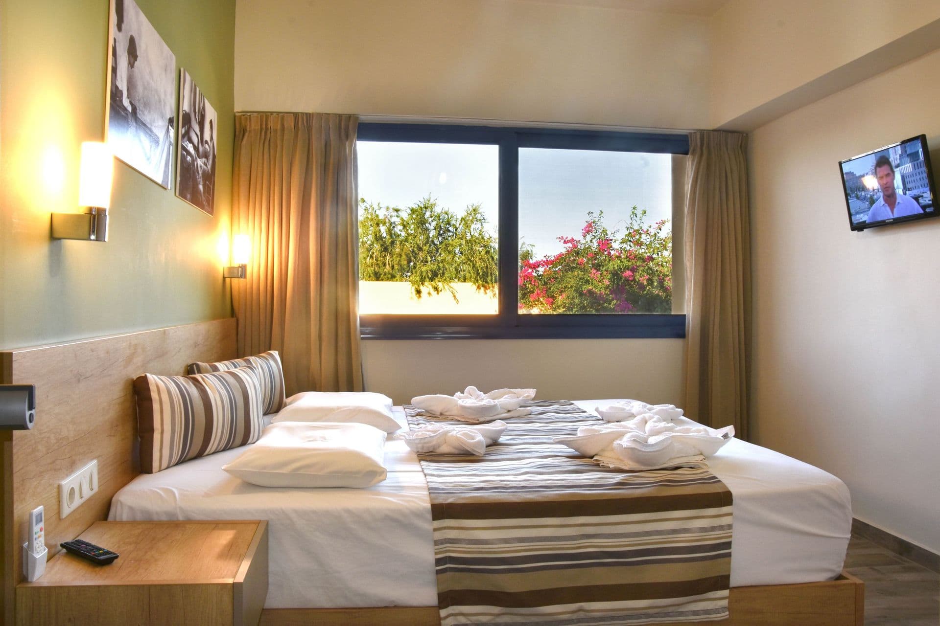 room-types-HORIZONHTL-JNRSUI-0.jpg