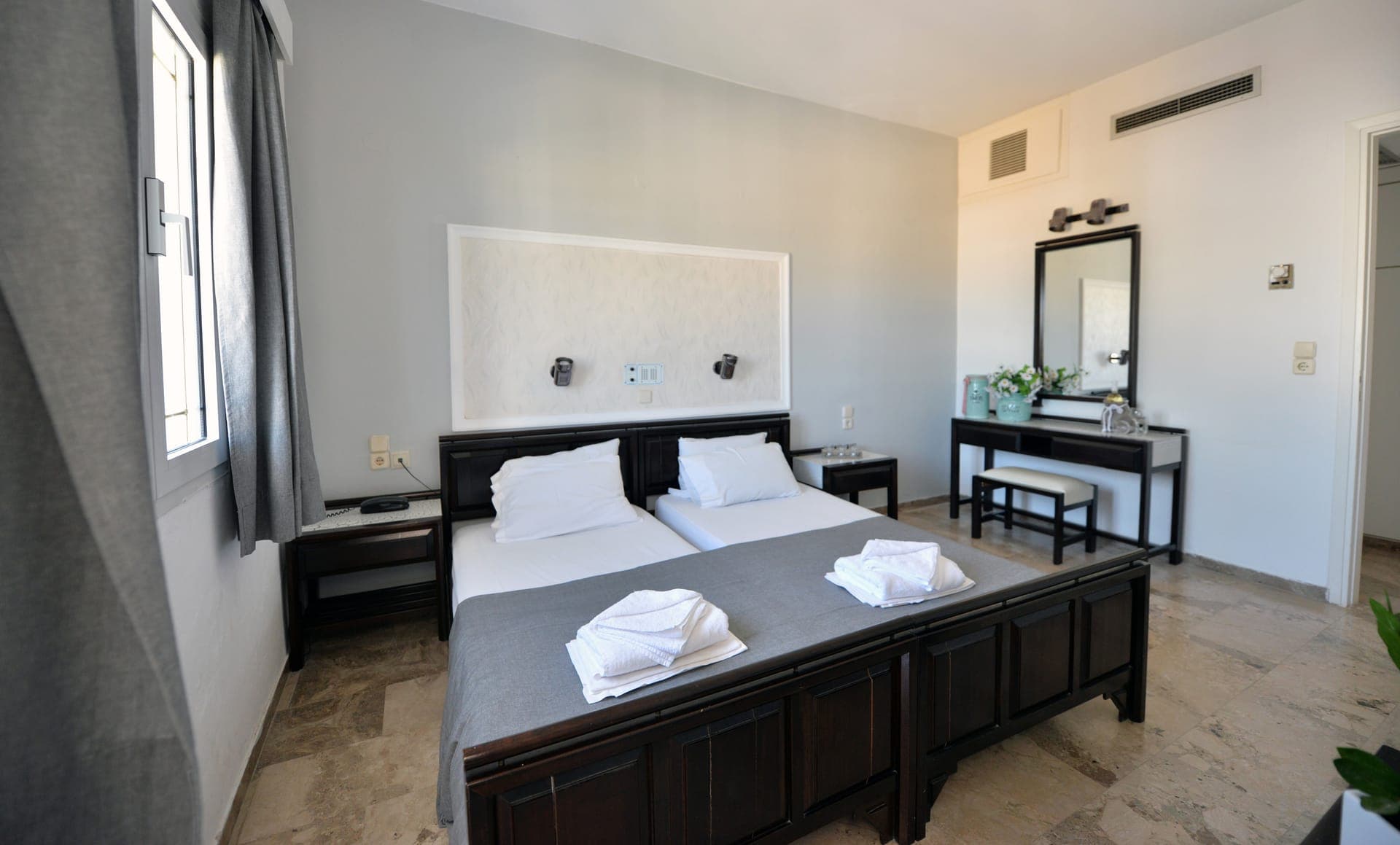 room-types-HOTANNAAP-TWIN-0.jpg