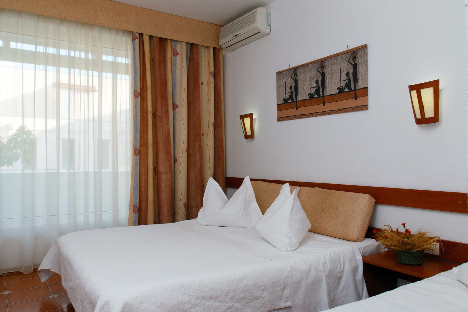 room-types-HOTEL2DRES-DBLPAR-0.jpg