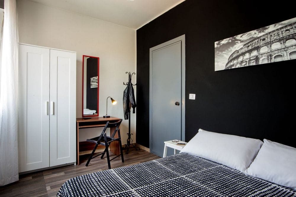 room-types-HOTELRADIO-DBLSTA-0.jpg