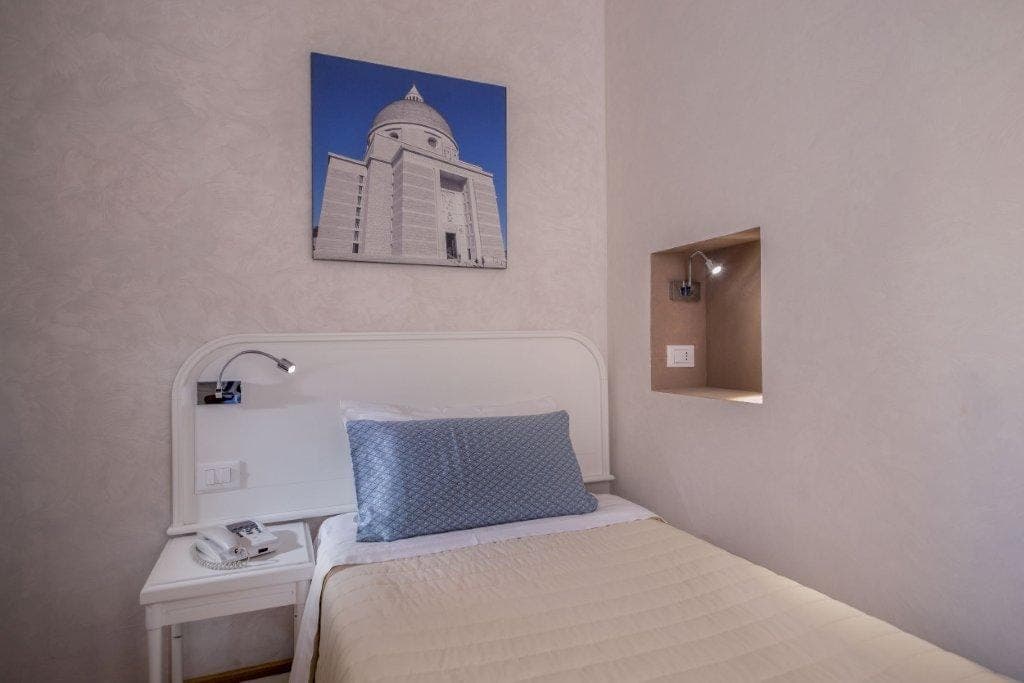 room-types-HTLOXFORD-SNGOXF-0.jpg