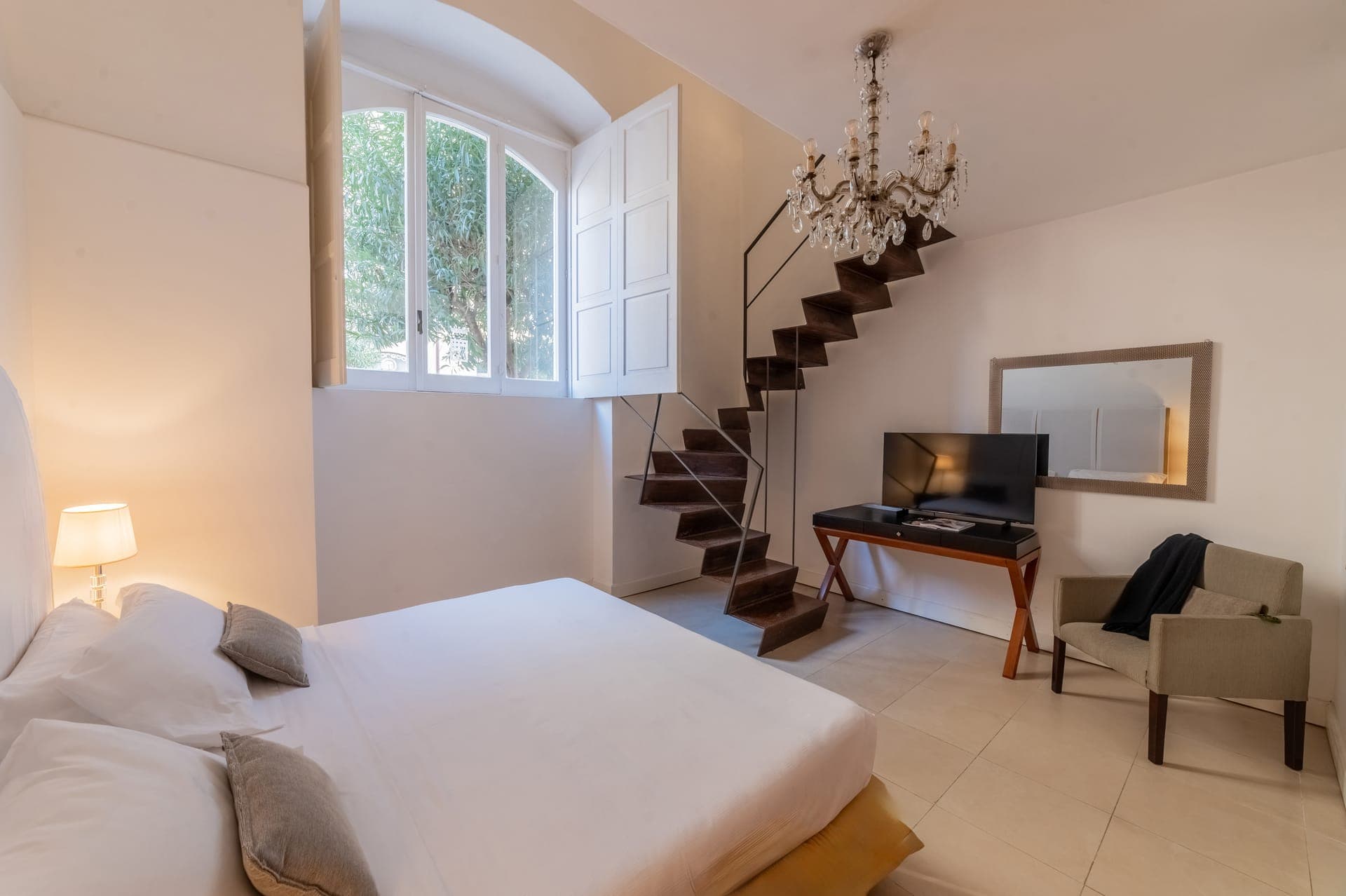 room-types-HTLPALAZZO-SUPTPL-0.jpg