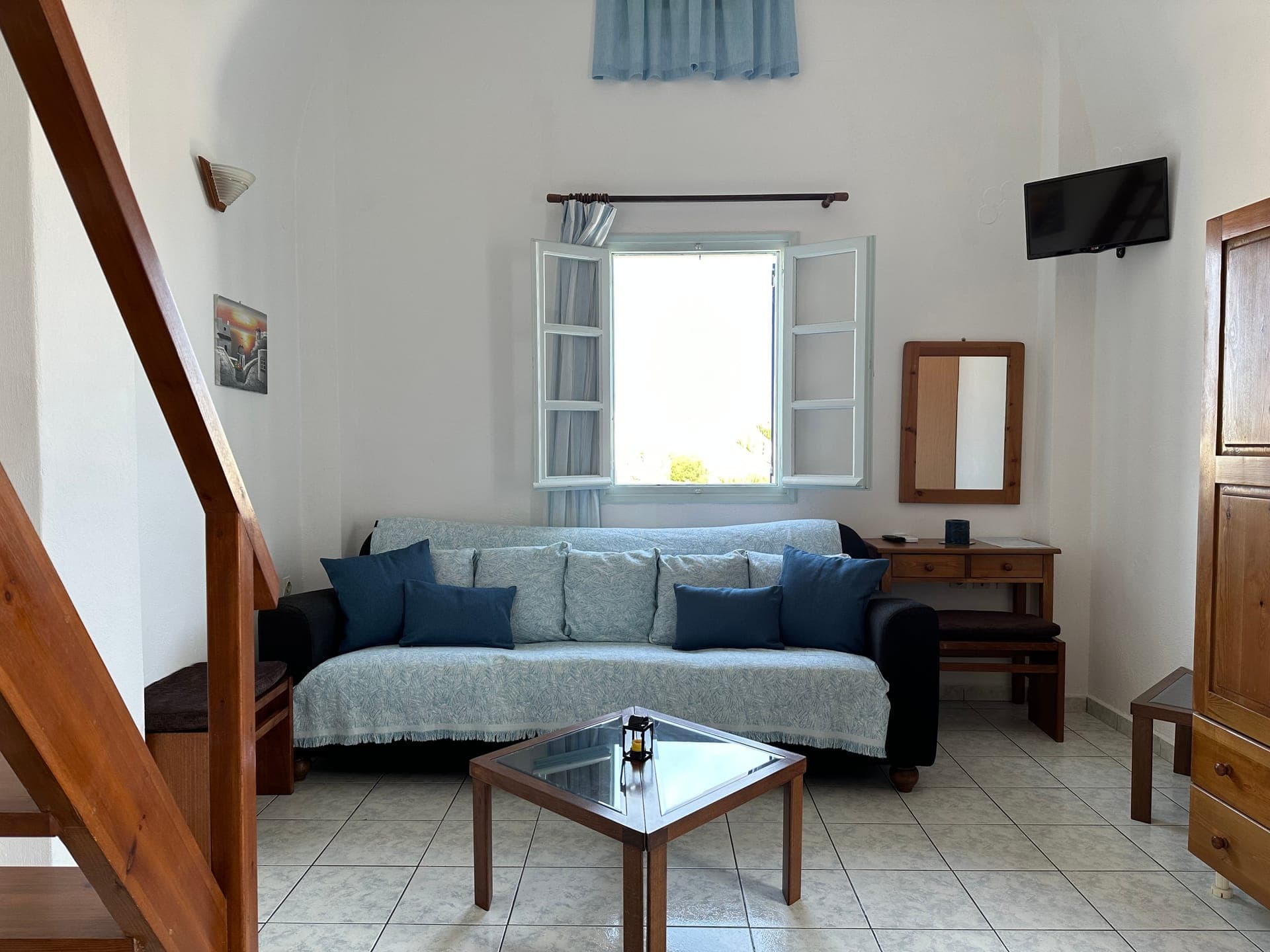 room-types-HTPARADISO-DLXAPT-0.jpg