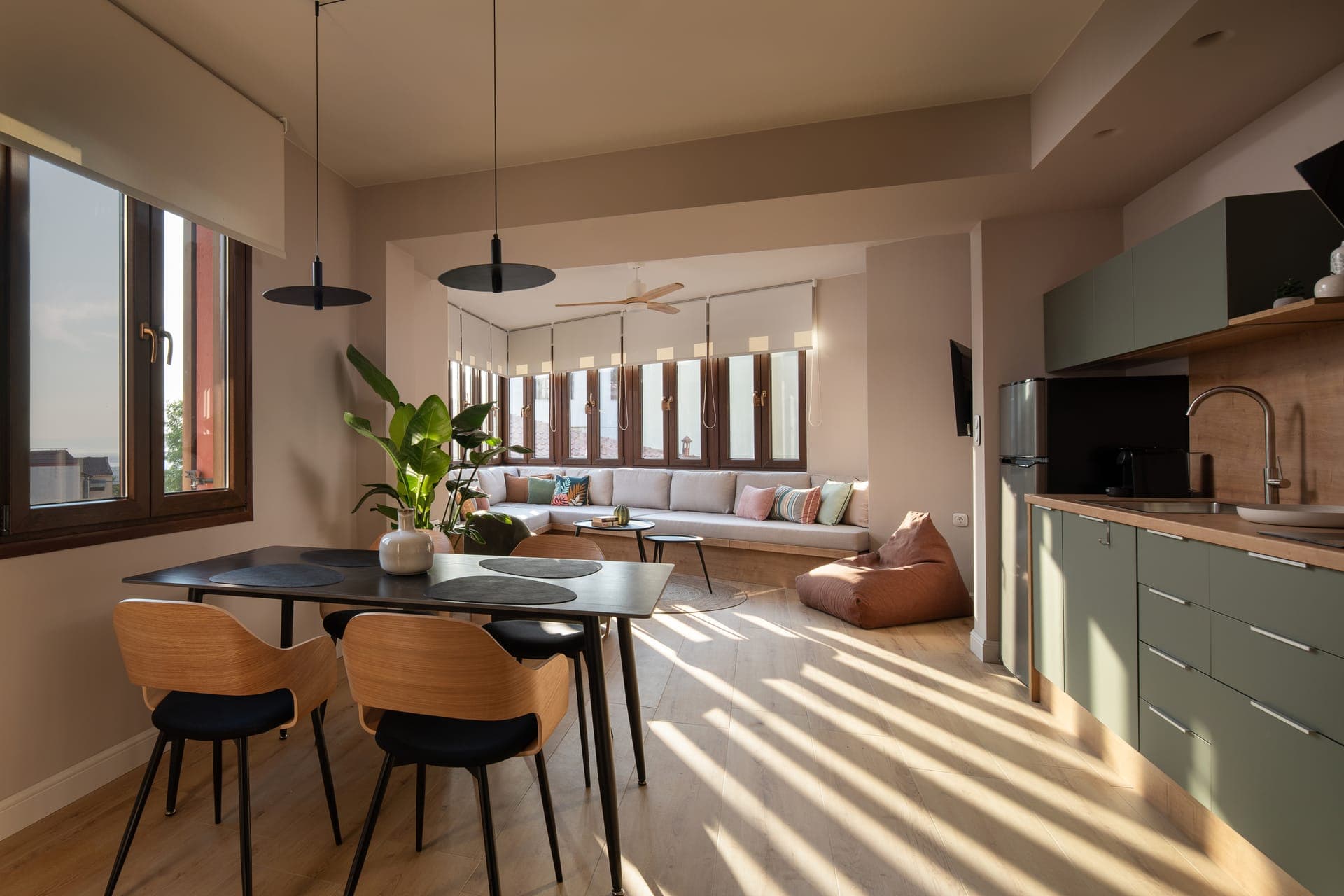 Hyati Thessaloniki, Adults Only - Superior Apartment Living Room