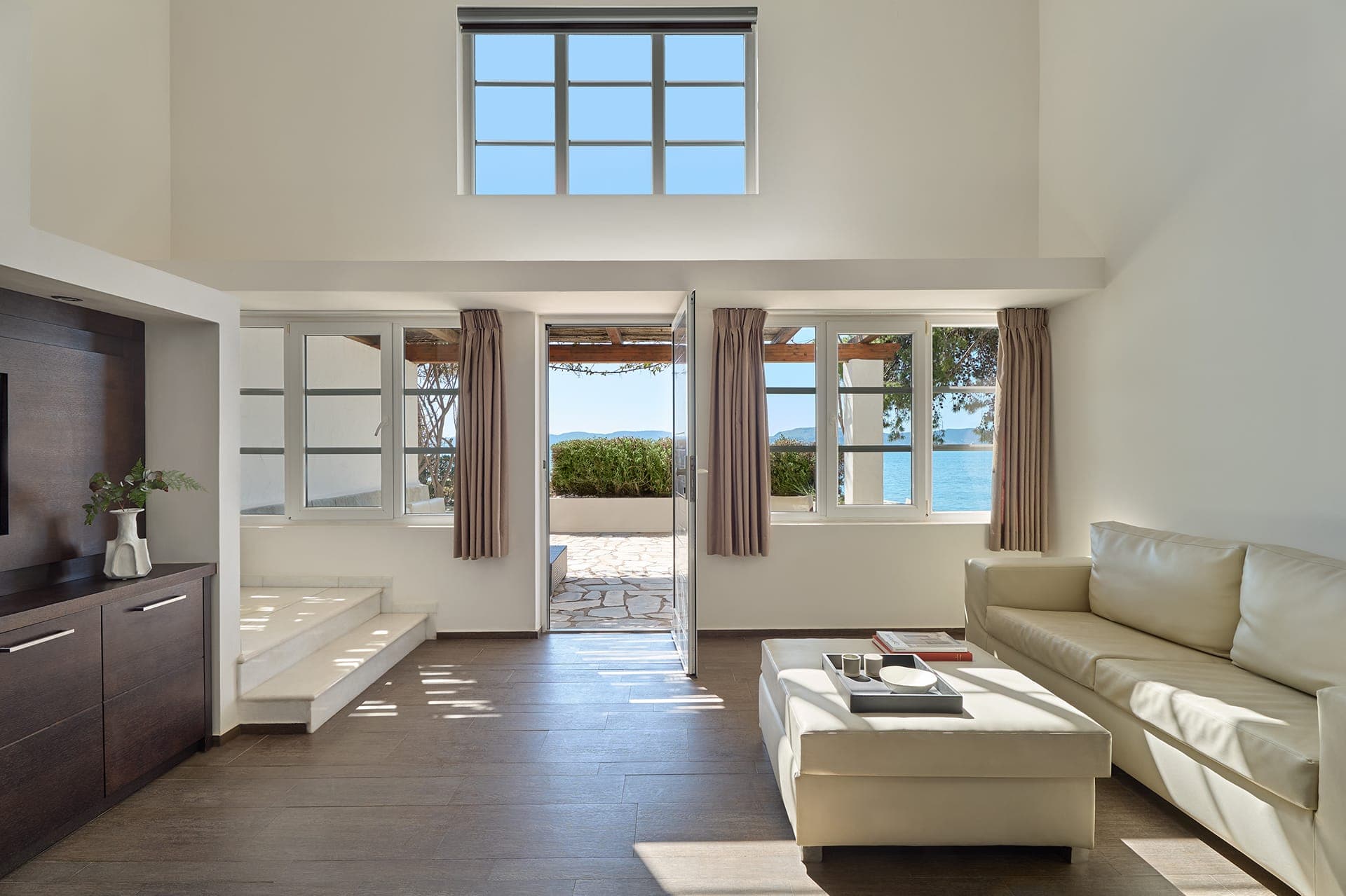room-types-HYDRABEACH-STOREY-0.jpg