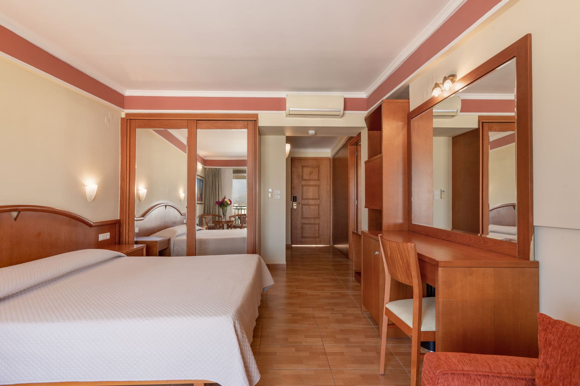 room-types-HYDRAMISPA-FAMILR-0.jpg