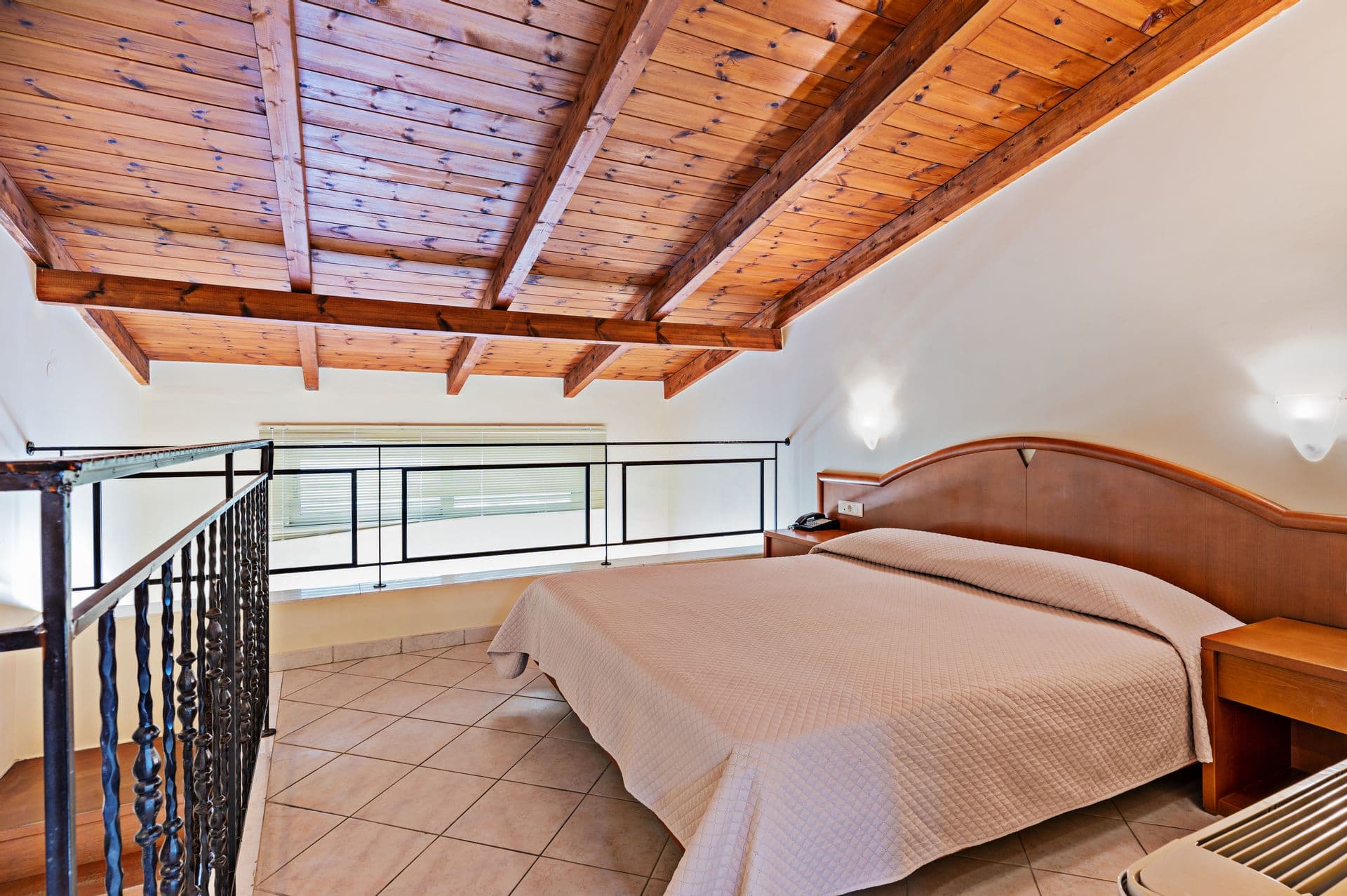 room-types-HYDRAMISPA-MAISON-0.jpg