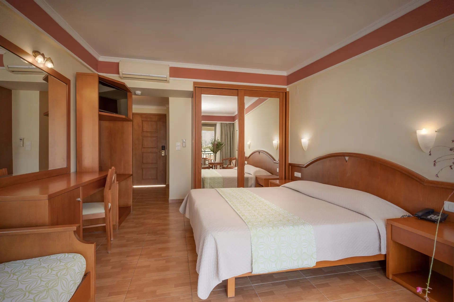 room-types-HYDRAMISPA-SUPDLJ-0.jpg