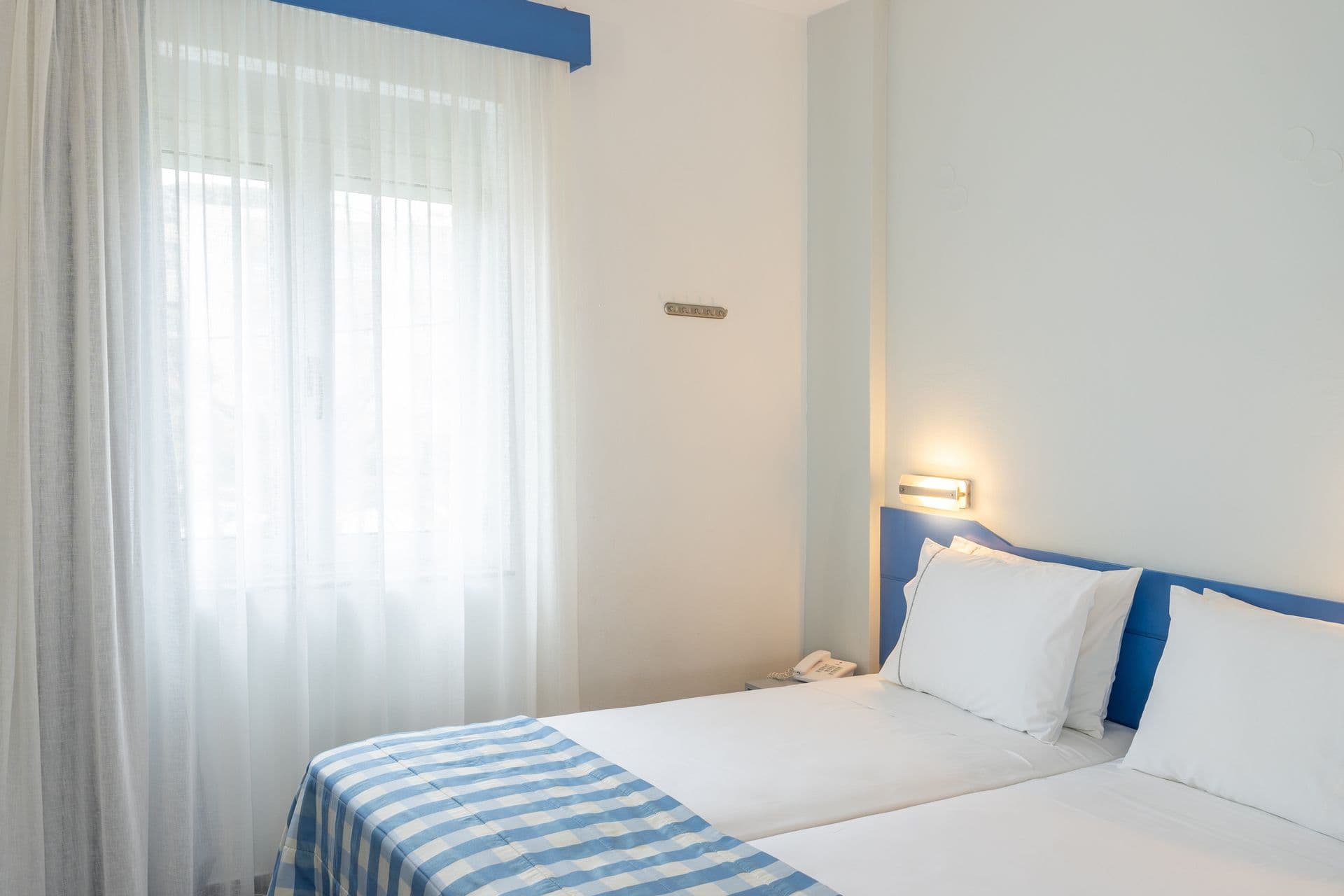room-types-IBISCOSGAR-OBDAPT-0.jpg
