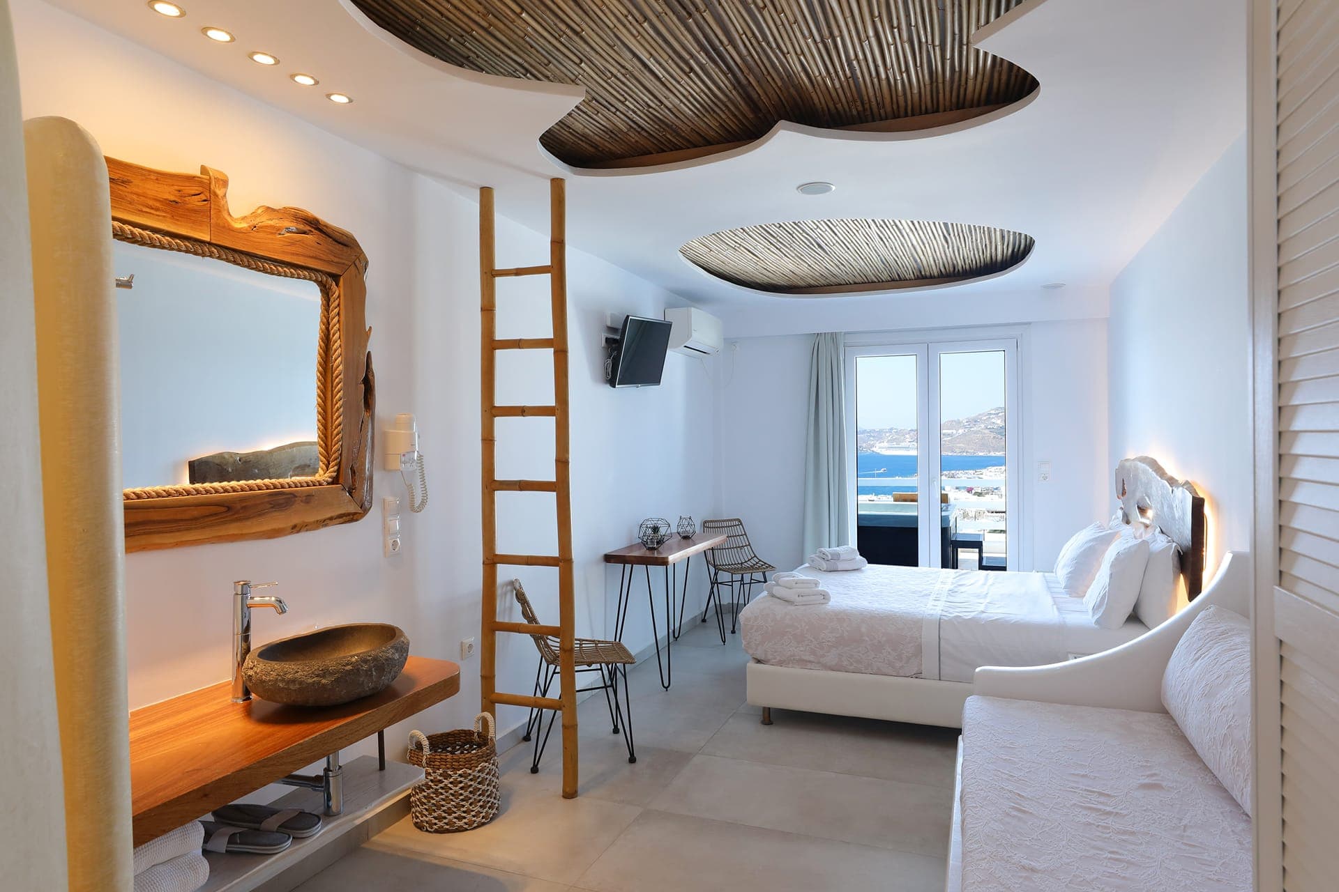 room-types-IBISCUSM-SUITE-0.jpg