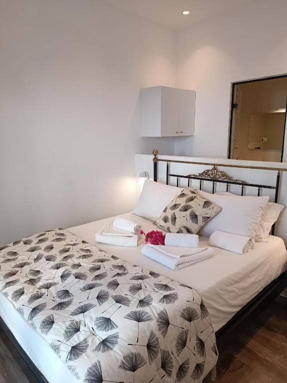room-types-IFESTIAHTL-ECO-0.jpg