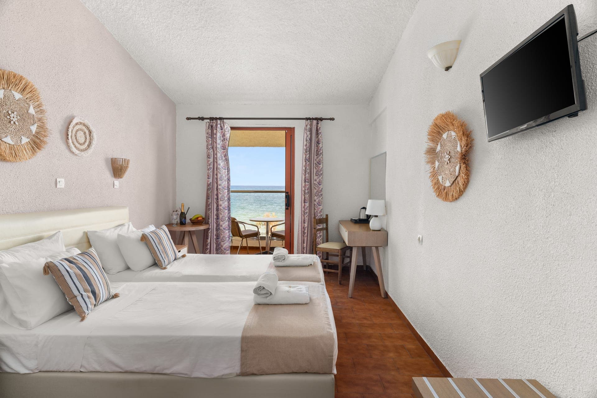 room-types-ILIESSABEA-DBLSV-0.jpg