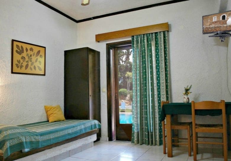 room-types-ILIOSTASI-1BAGV-0.jpg