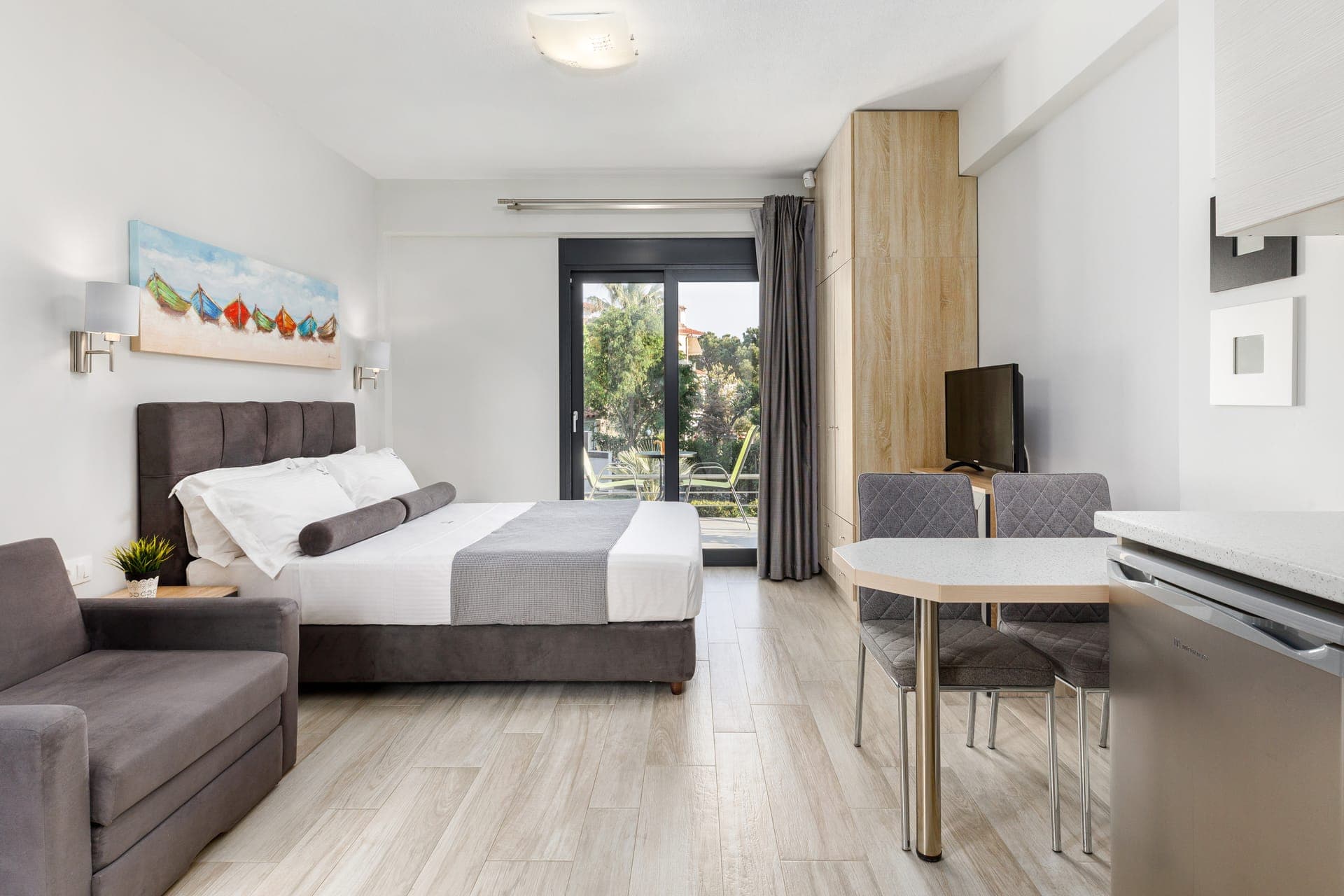 room-types-ILISVILLAS-DELSTU-0.jpg