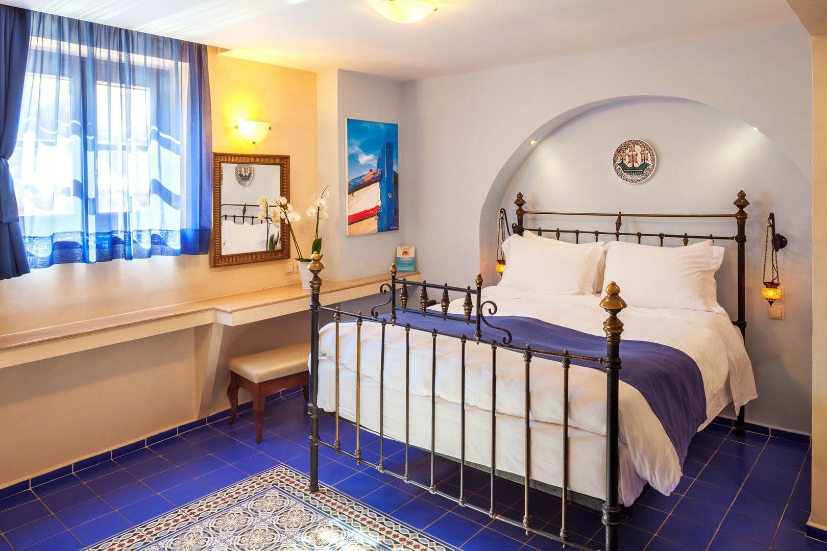 room-types-INCAMERA-SUPDBL-0.jpg
