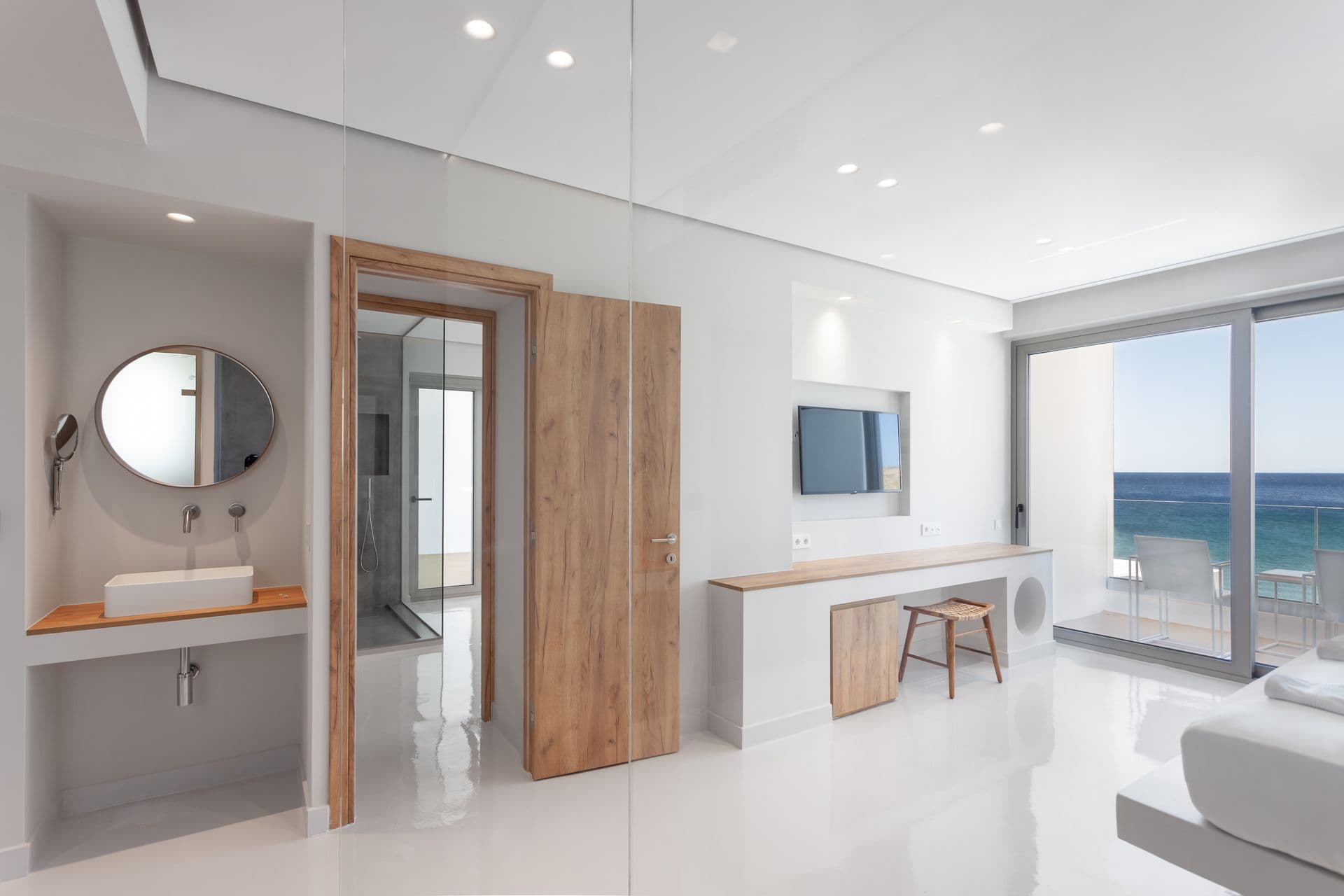 Doors that connect the two rooms