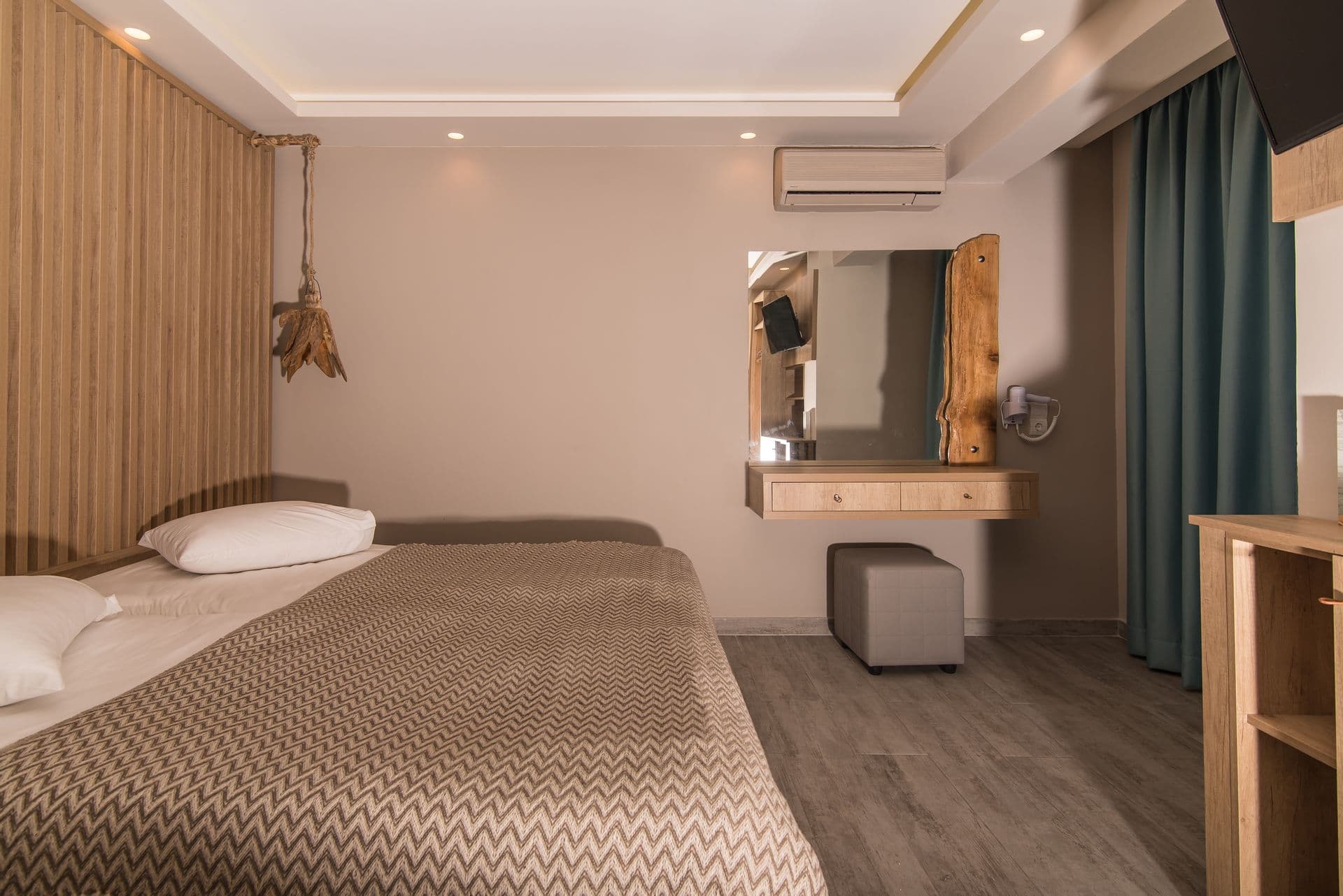 room-types-INIOCHOS-LDBLPV-0.jpg