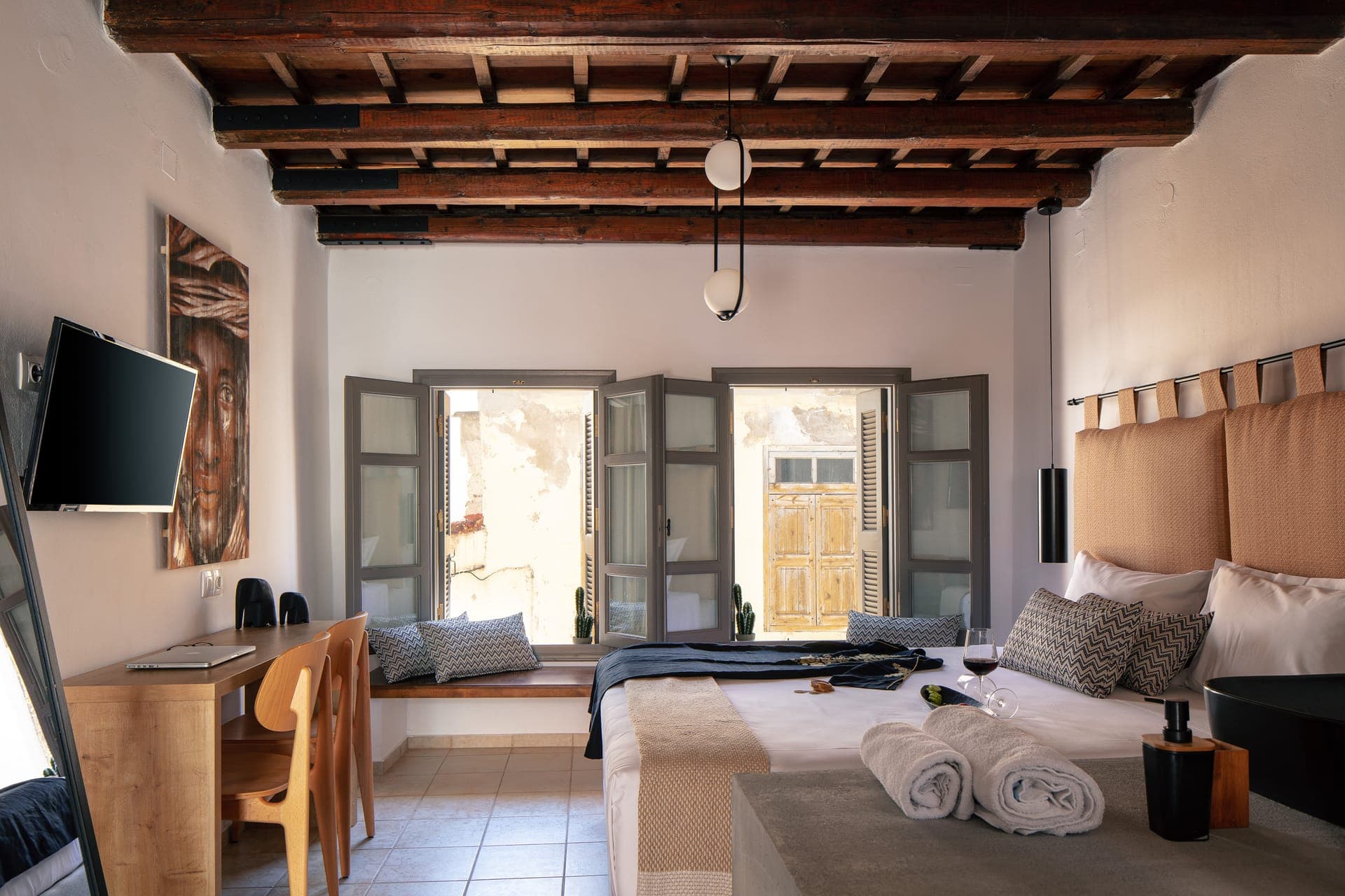 room-types-INKHOUSEUR-ELPIDA-0.jpg