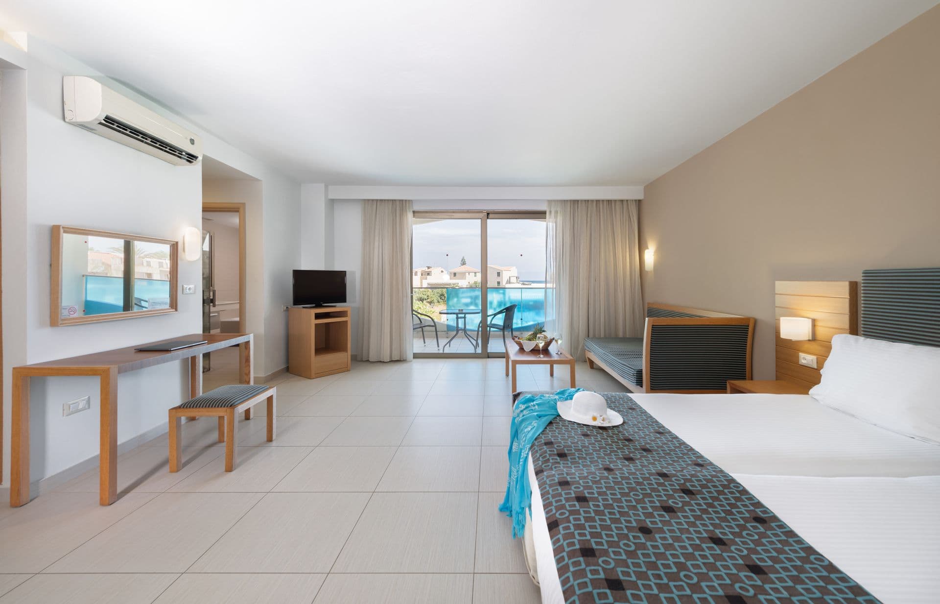 room-types-IOLIDABEA-STDSTU-0.jpg