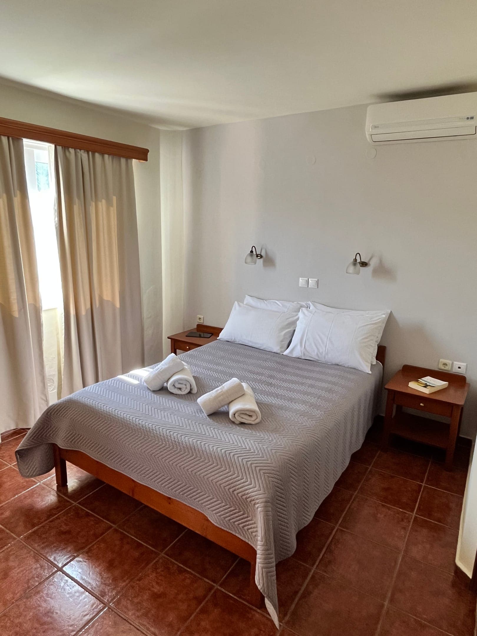 room-types-IOLKOS-STUD-0.jpg