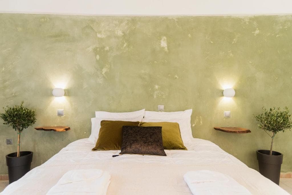 room-types-IONIANBL-SUPSV-0.jpg