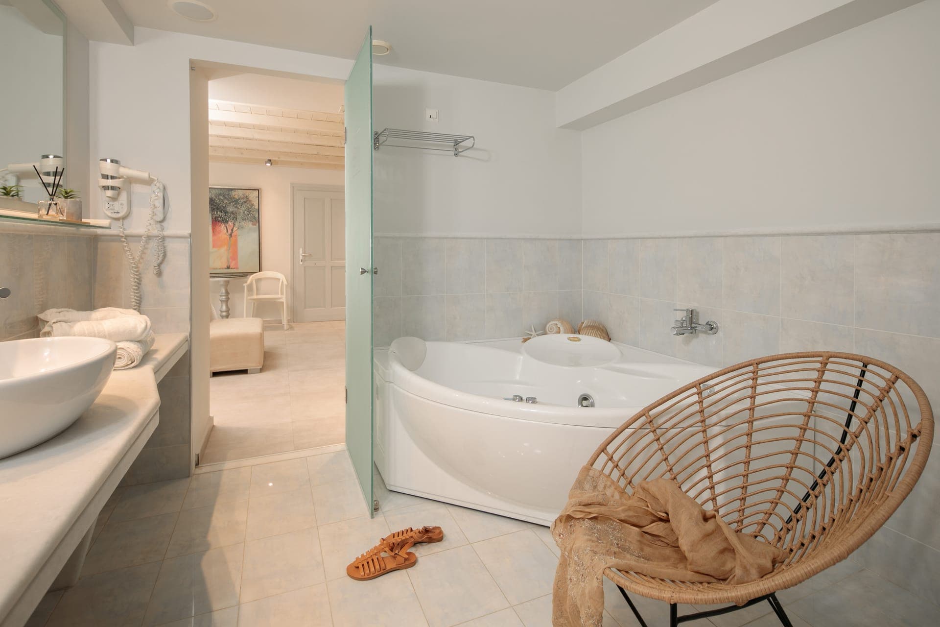 room-types-IRBEJNX-PREM-0.jpg