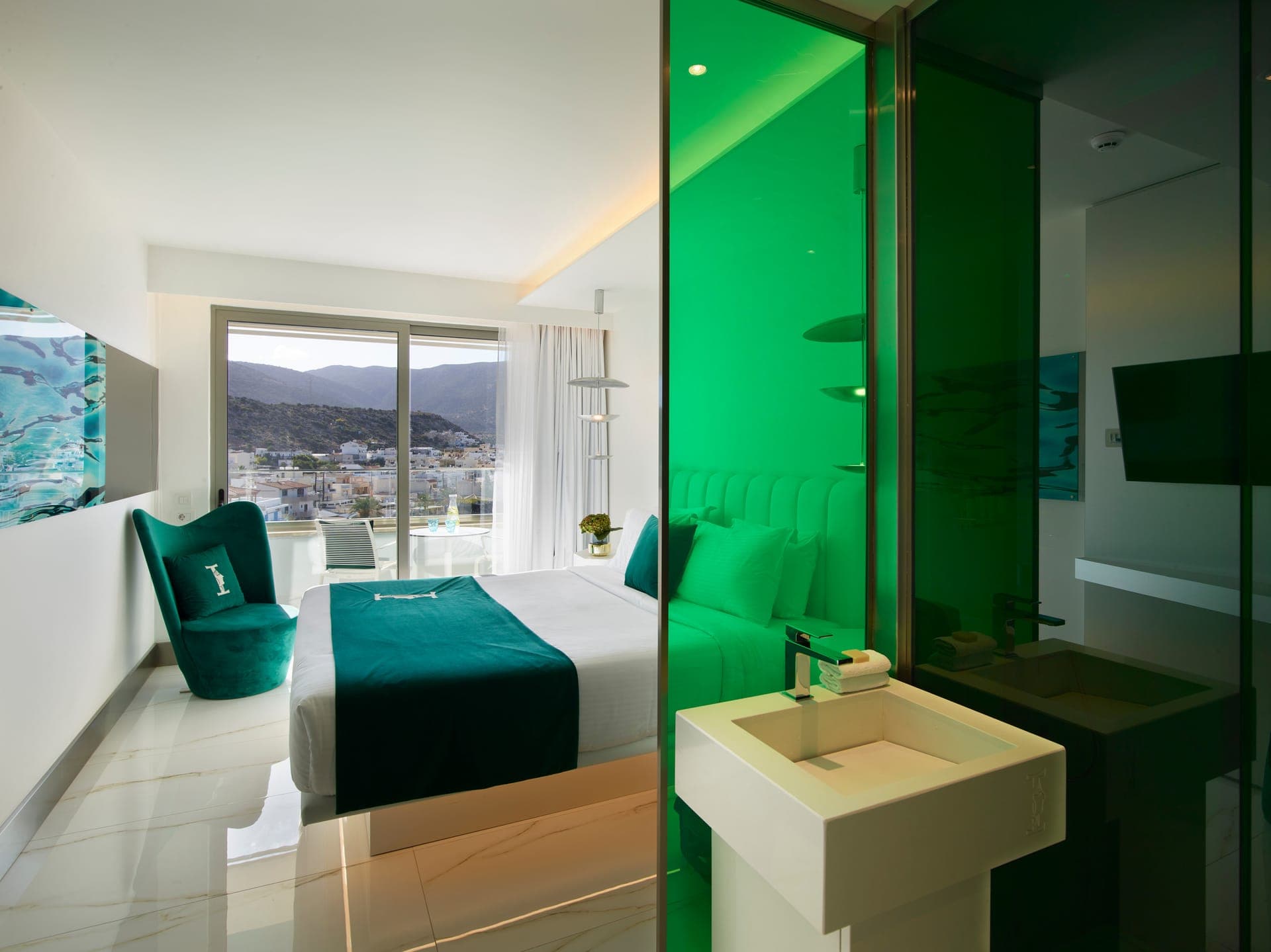 room-types-IRESORTHTL-SDSS-0.jpg