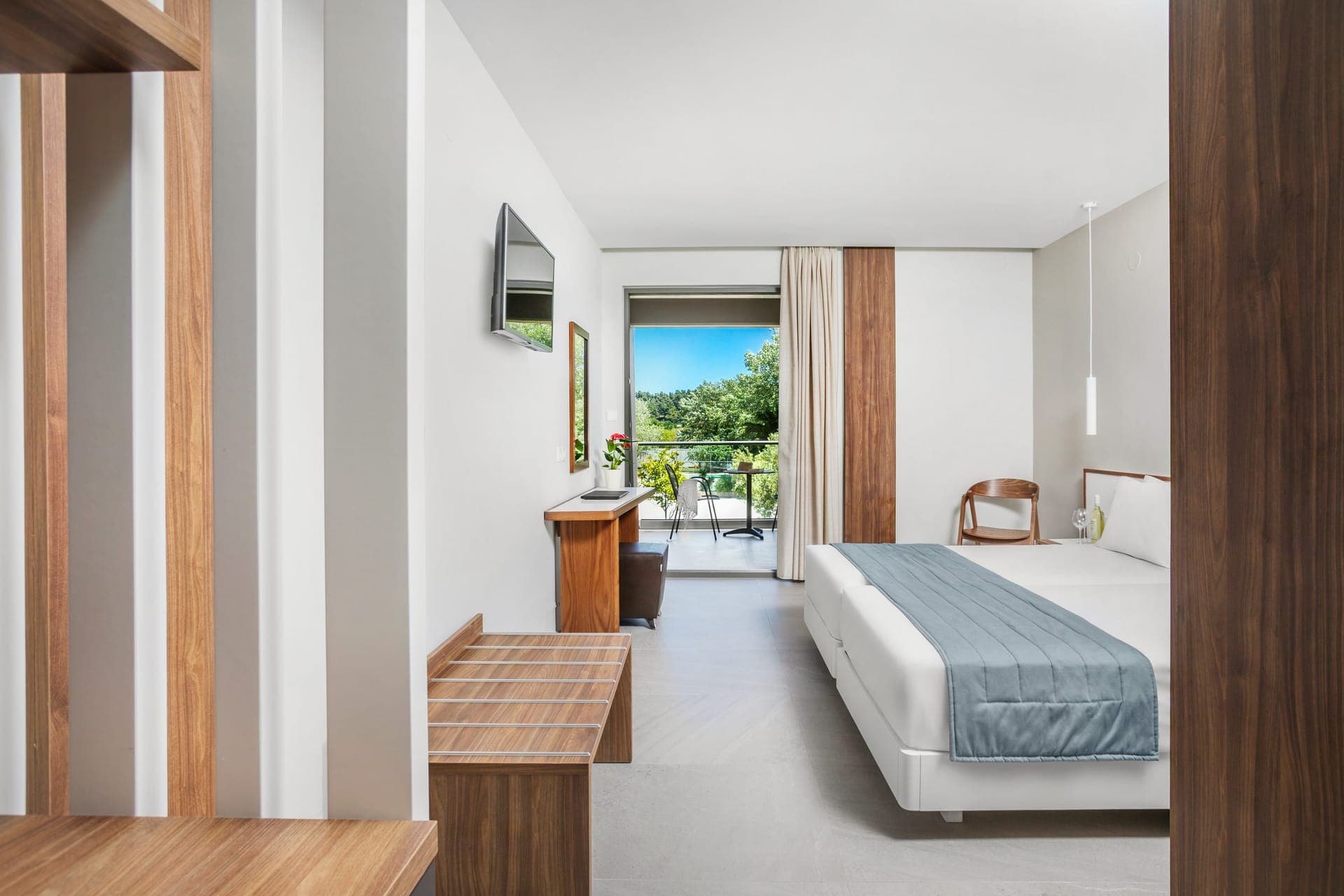 room-types-IRISHOTEL-SUP-0.jpg