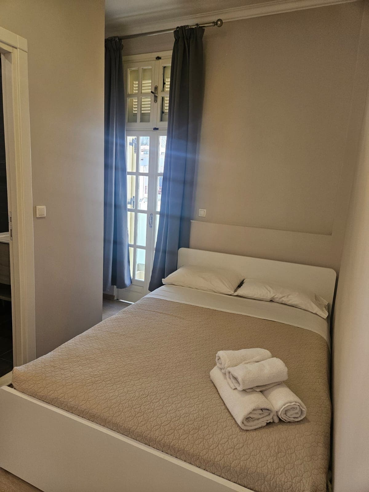 room-types-ISLANDBH-STDBL-0.jpg