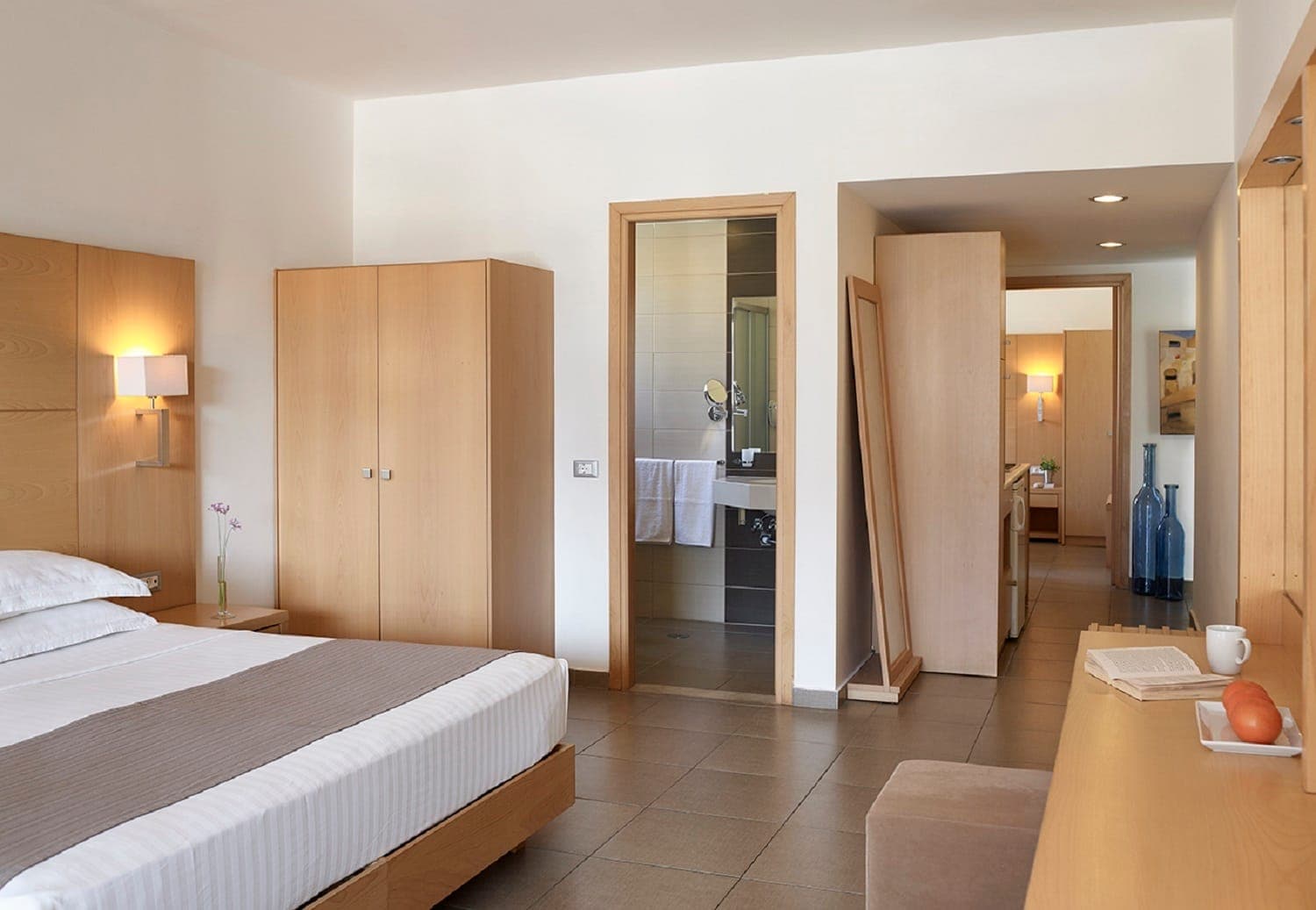 room-types-ISLANDBLUE-TWOBED-0.jpg