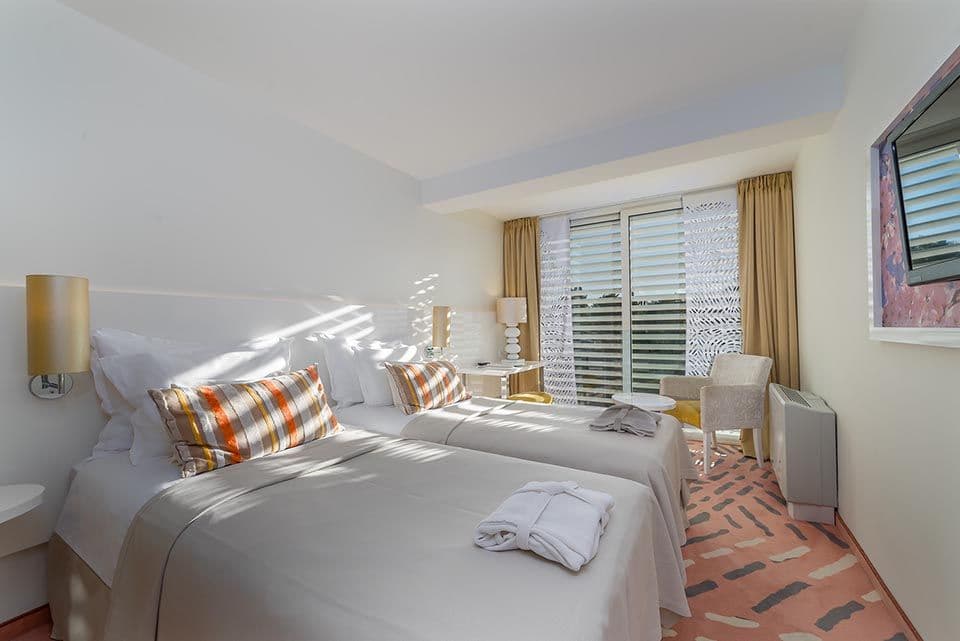 room-types-IVANHOTEL-DBLPAV-0.jpg