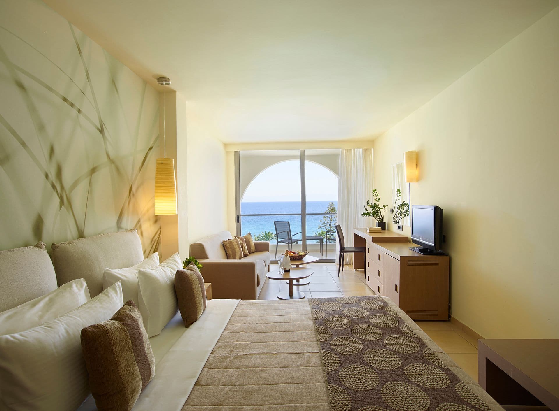 room-types-IXIANGRAND-DLXSV-0.jpg