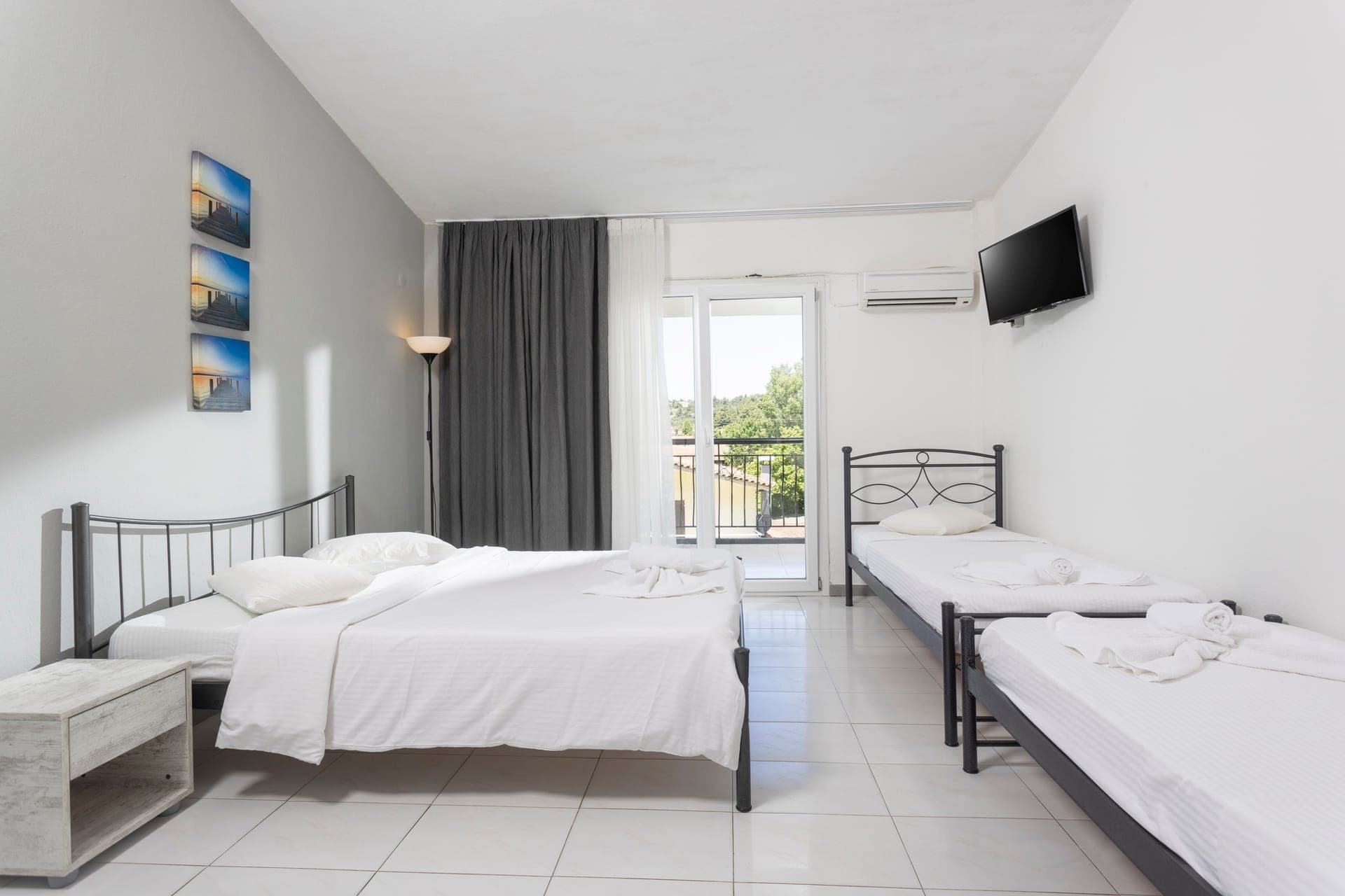 room-types-JENNYHOTEL-STDFAM-0.jpg