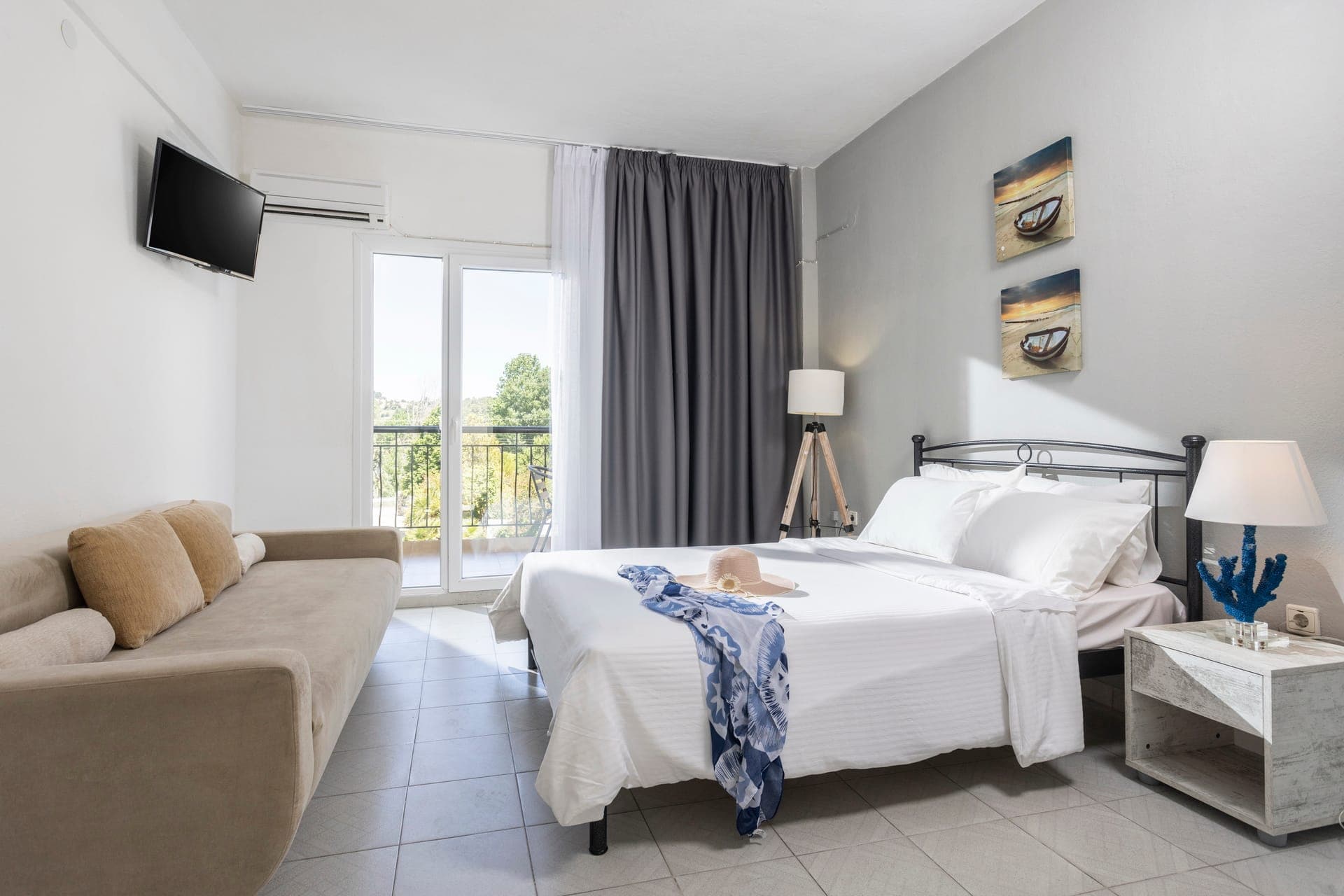 room-types-JENNYHOTEL-SUPDBL-0.jpg