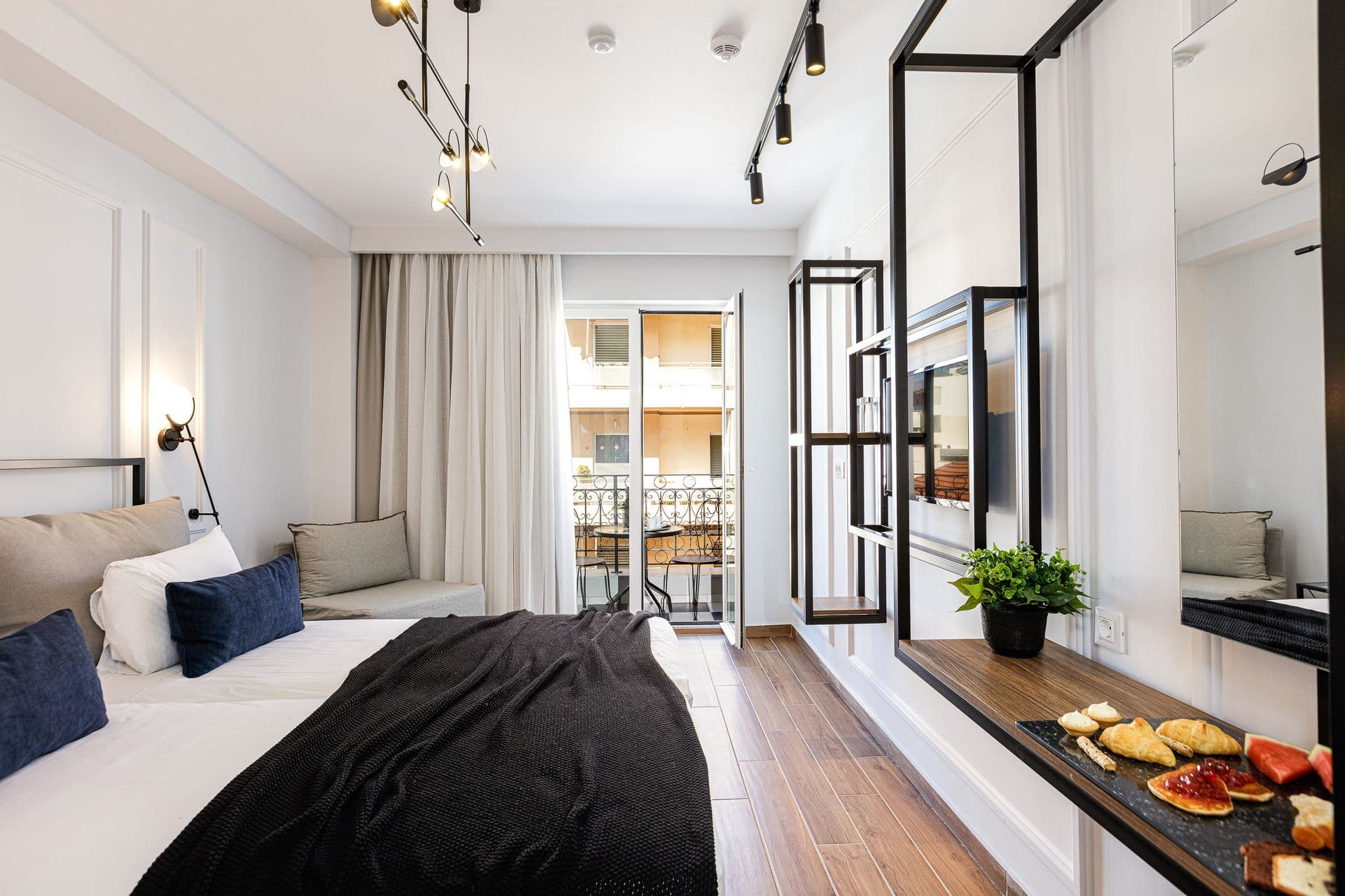 room-types-JOANPALACE-TRIPLE-0.jpg
