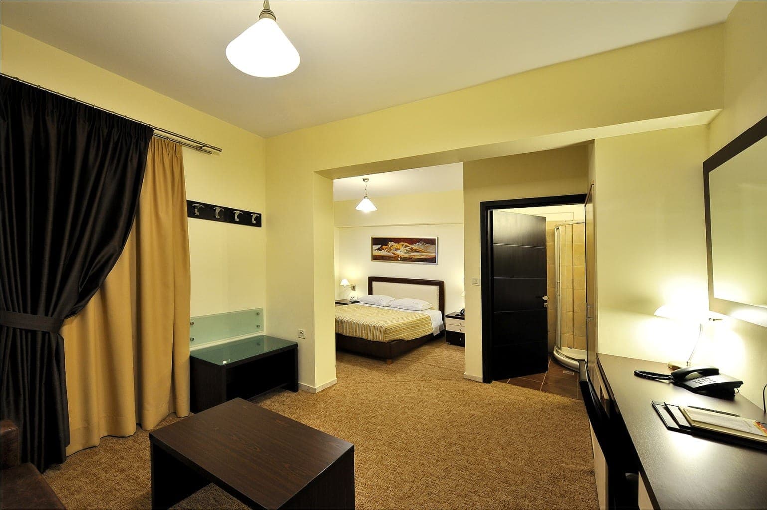room-types-KALLIRROE-TRPL-0.jpg