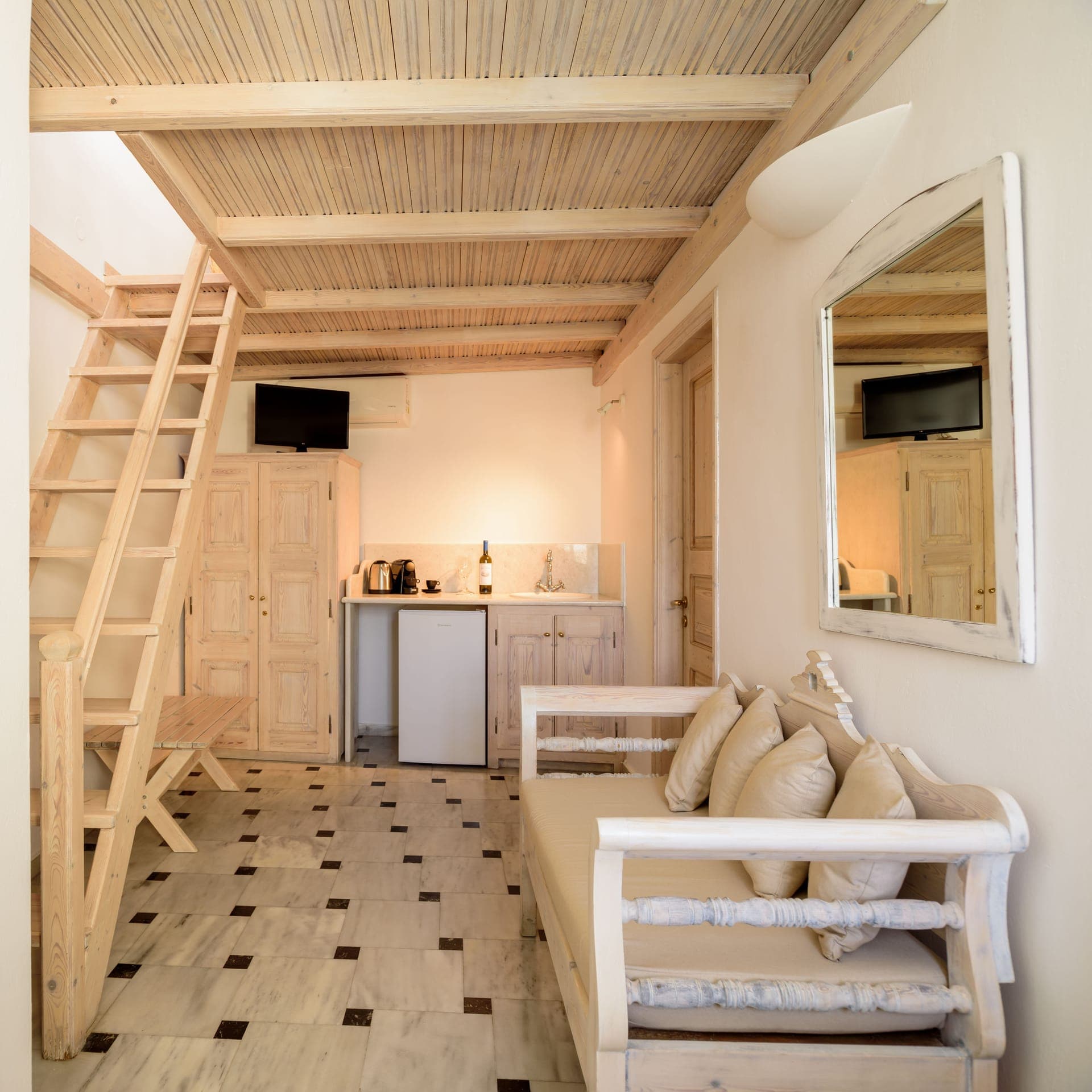 room-types-KALLISTOS-JUNM-0.jpg