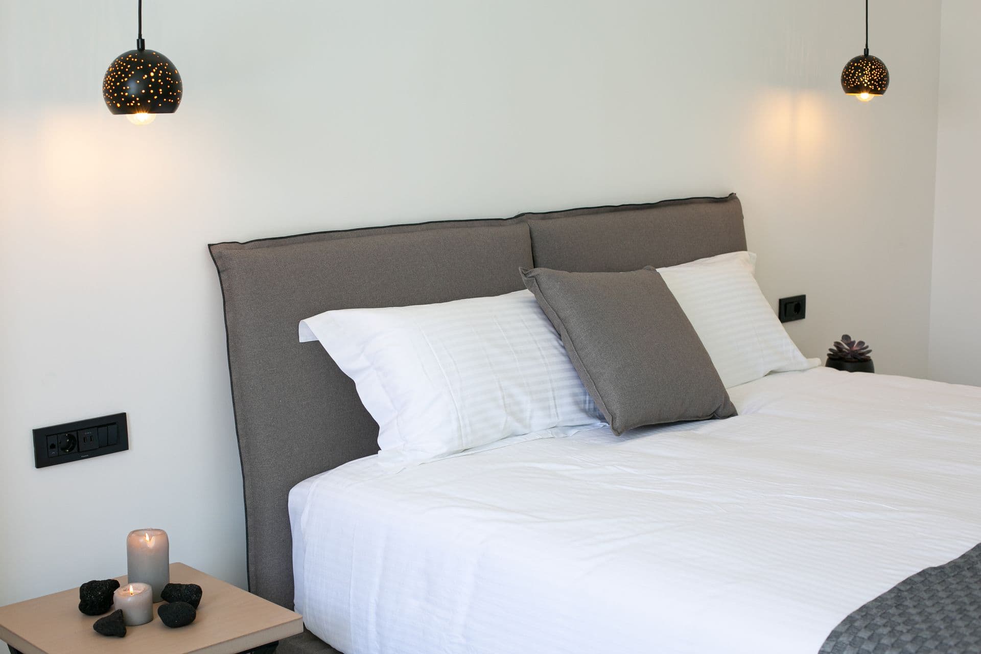 room-types-KALLOS-DLXSUI-0.jpg