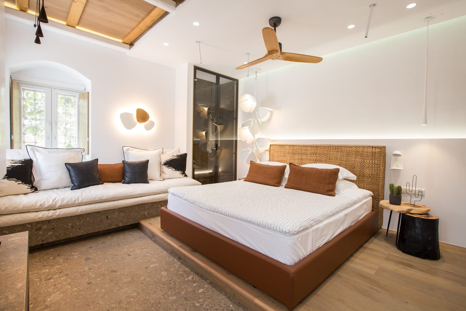 room-types-KALLOSNXOS-DELUXE-0.jpg