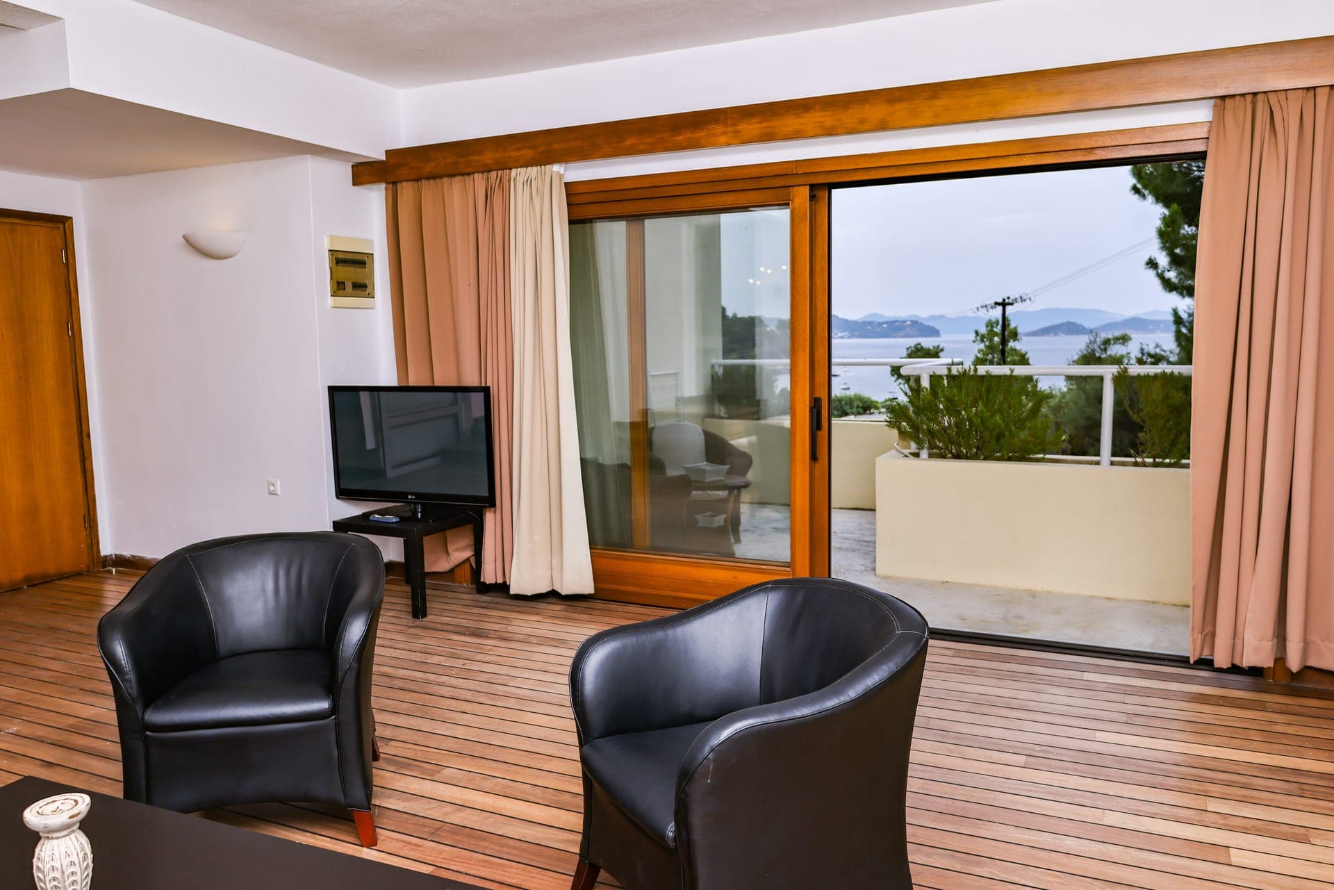 room-types-KANAPITSAM-PRE-SU-0.jpg