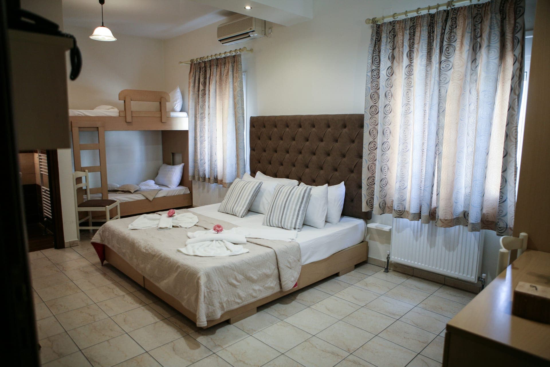 room-types-KARAGIANNI-FMLY-0.jpg